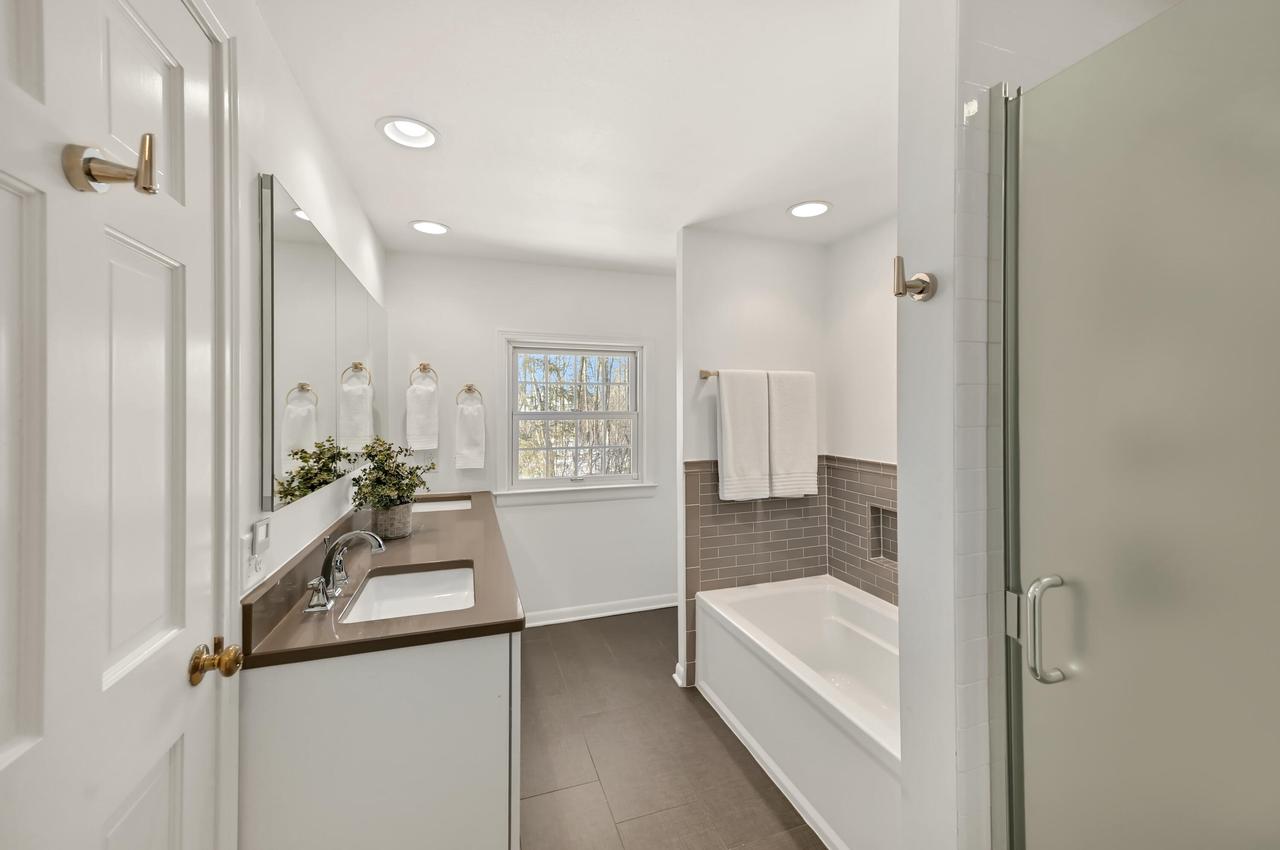 2305 West County Line ROAD