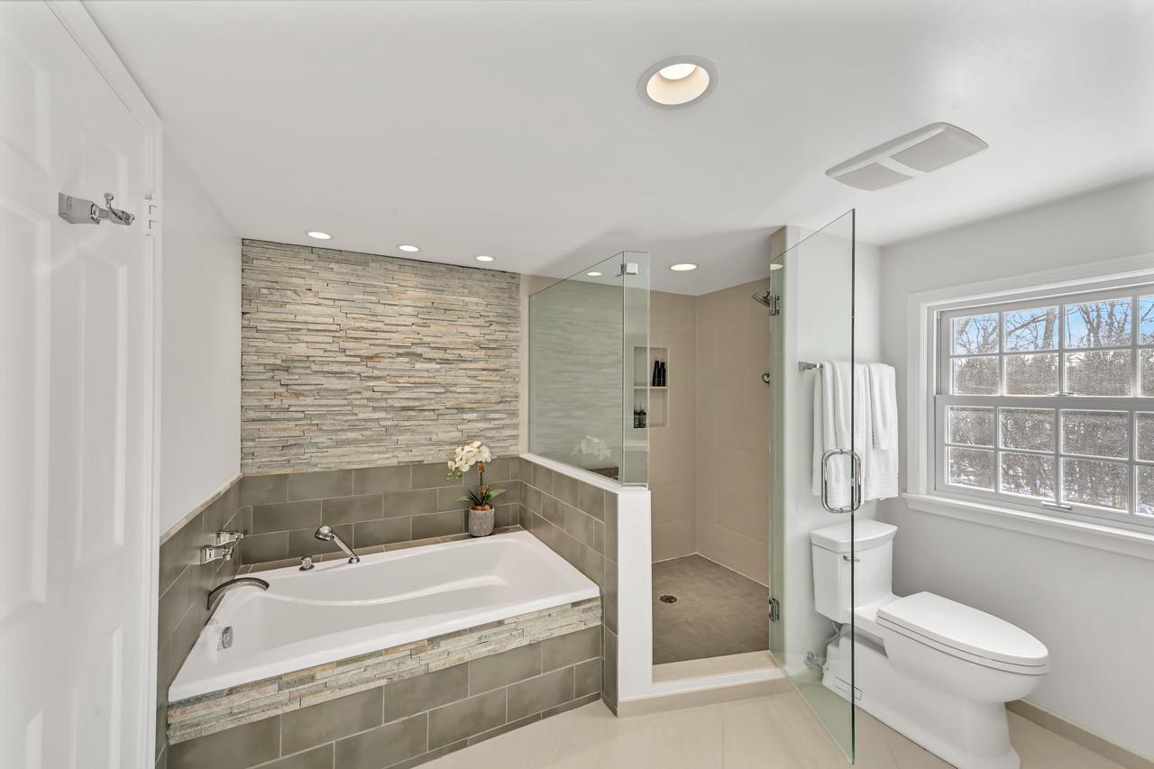 2305 West County Line ROAD