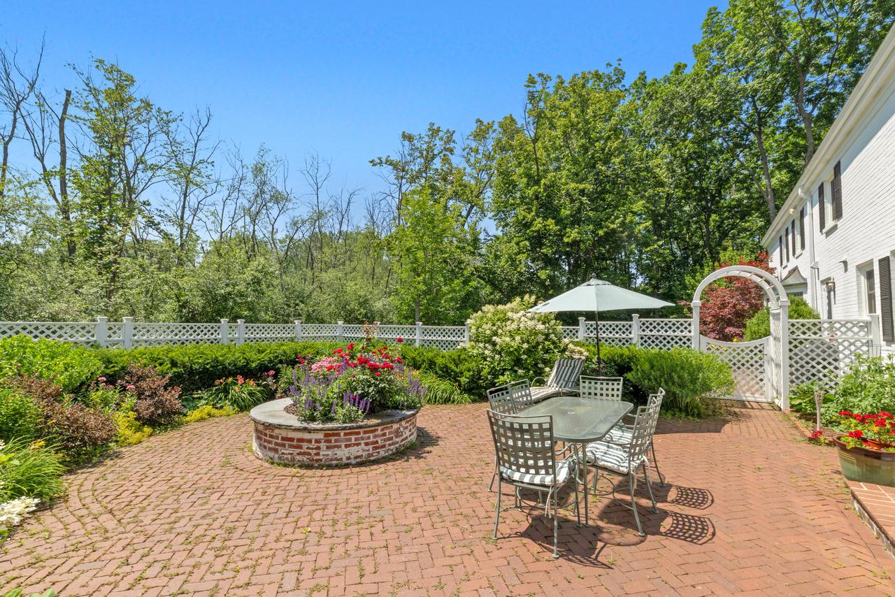 2305 West County Line ROAD