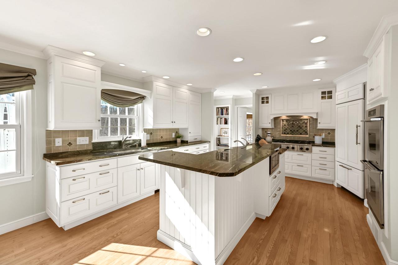 2305 West County Line ROAD