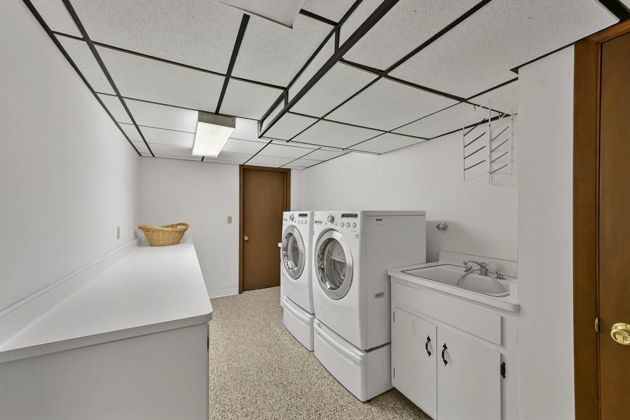 2305 West County Line ROAD