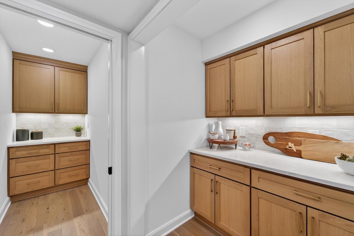 10525 North Fairway LANE