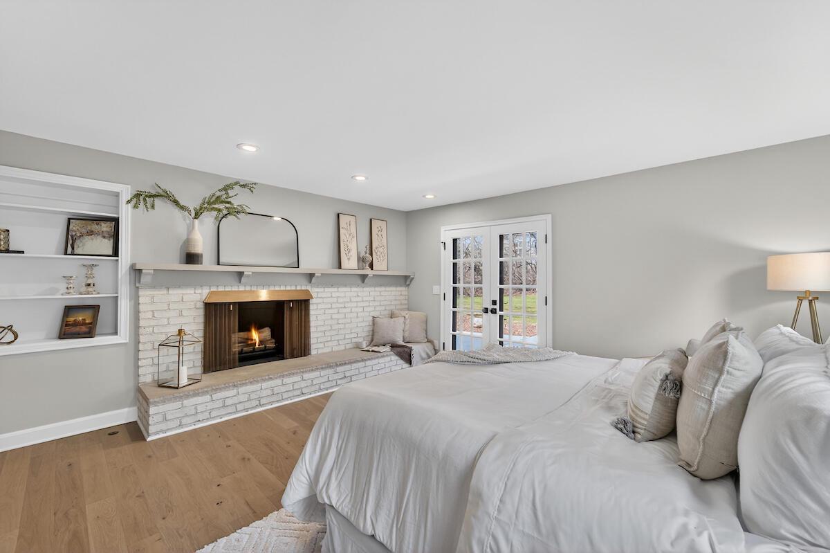 10525 North Fairway LANE