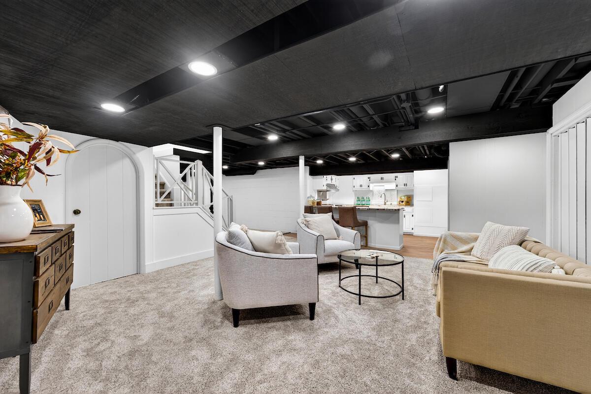 10525 North Fairway LANE