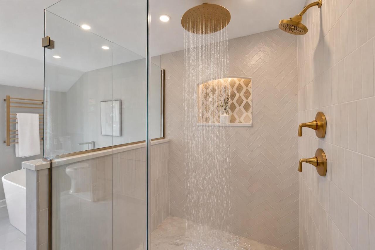 10525 North Fairway LANE