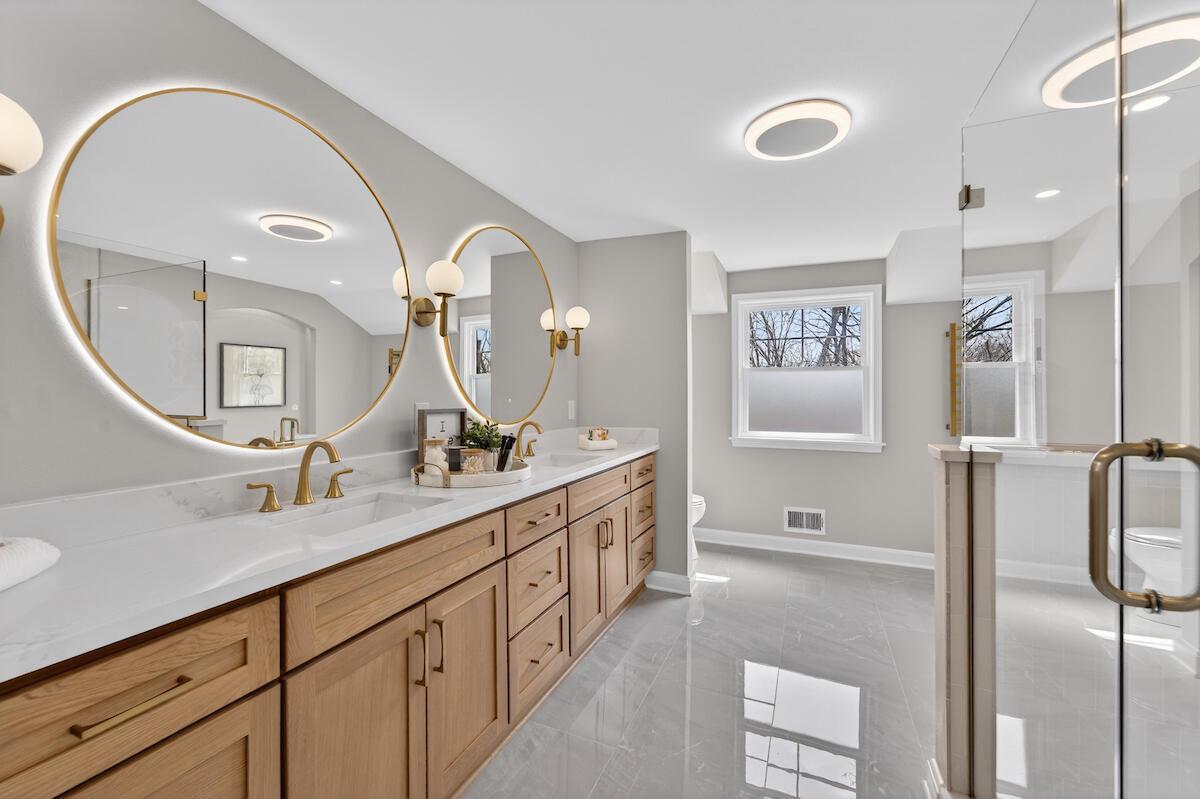 10525 North Fairway LANE