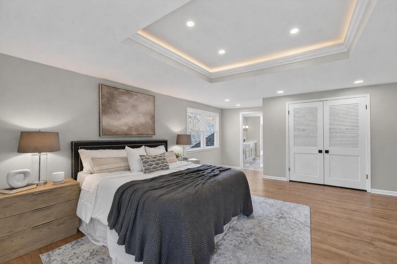 10525 North Fairway LANE