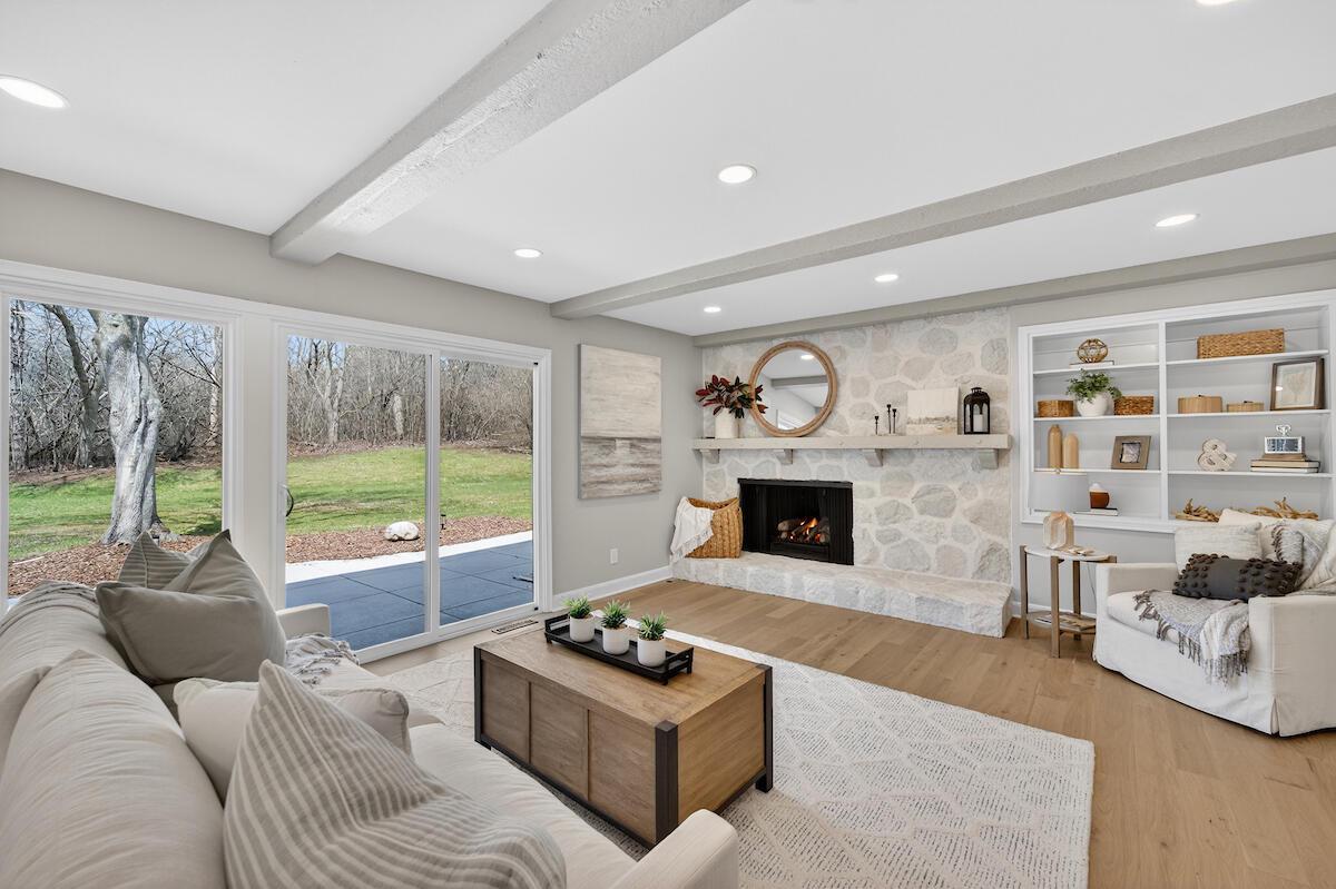 10525 North Fairway LANE