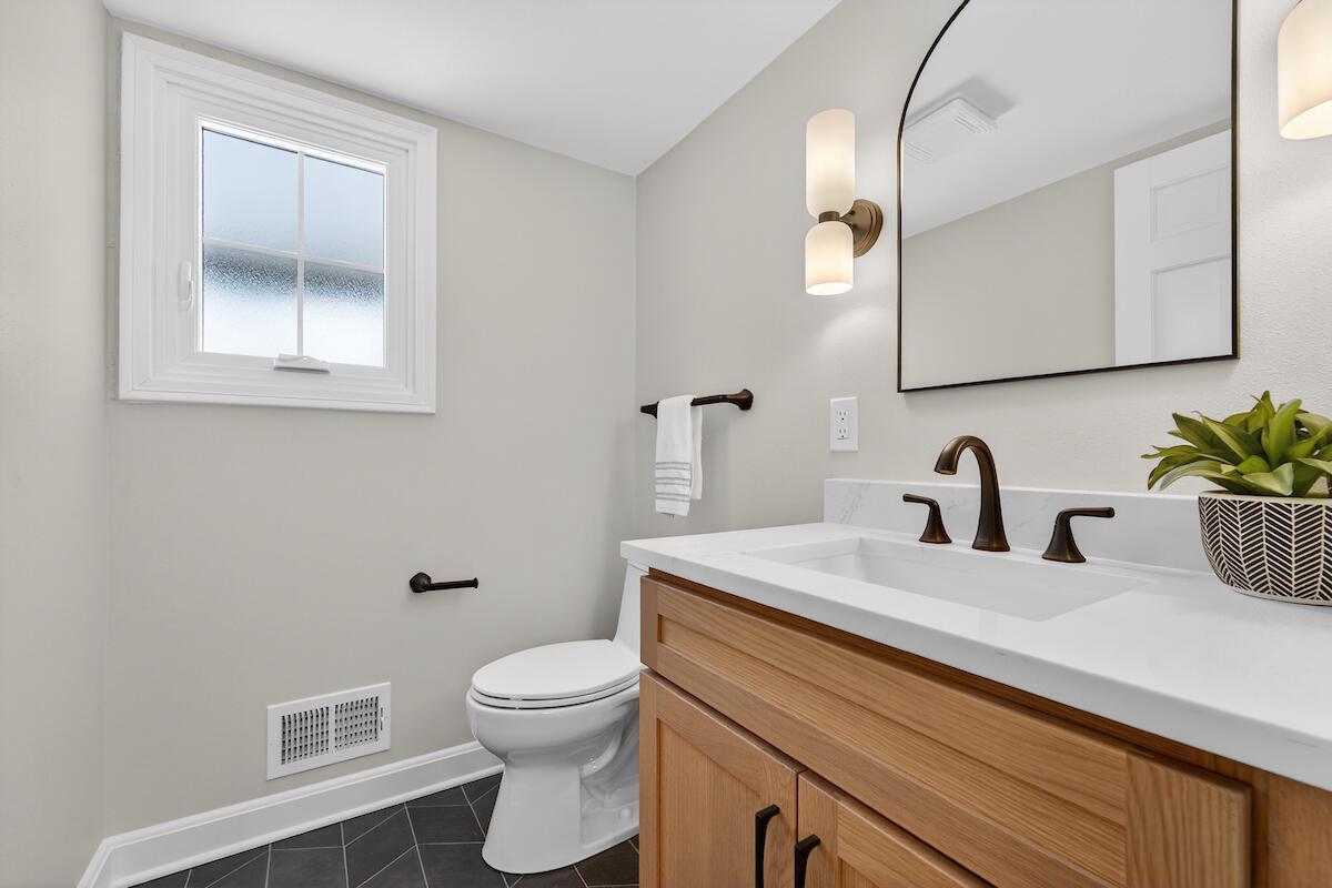 10525 North Fairway LANE