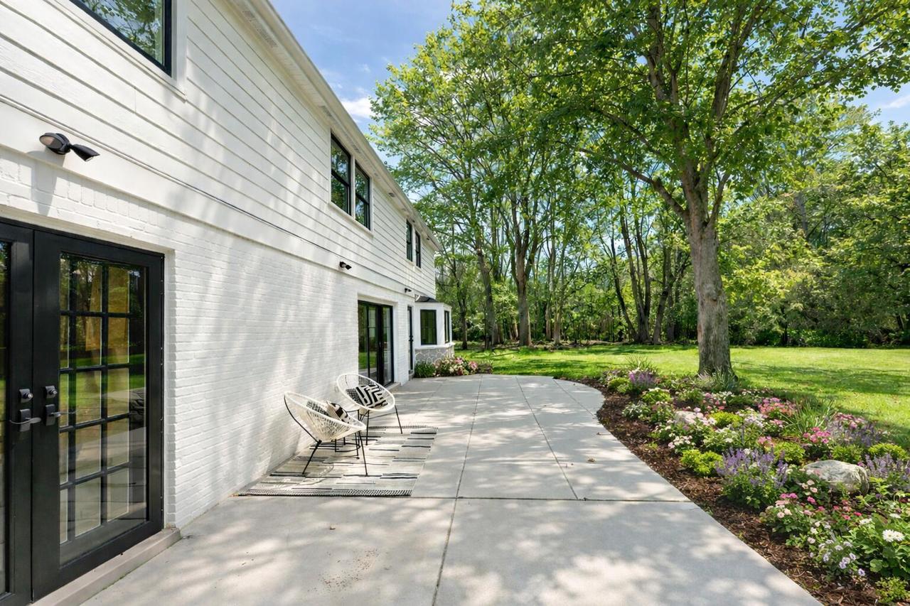 10525 North Fairway LANE