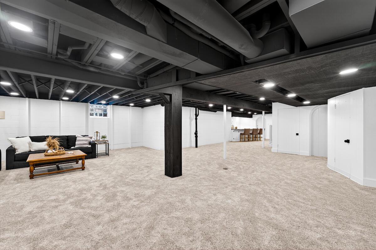 10525 North Fairway LANE