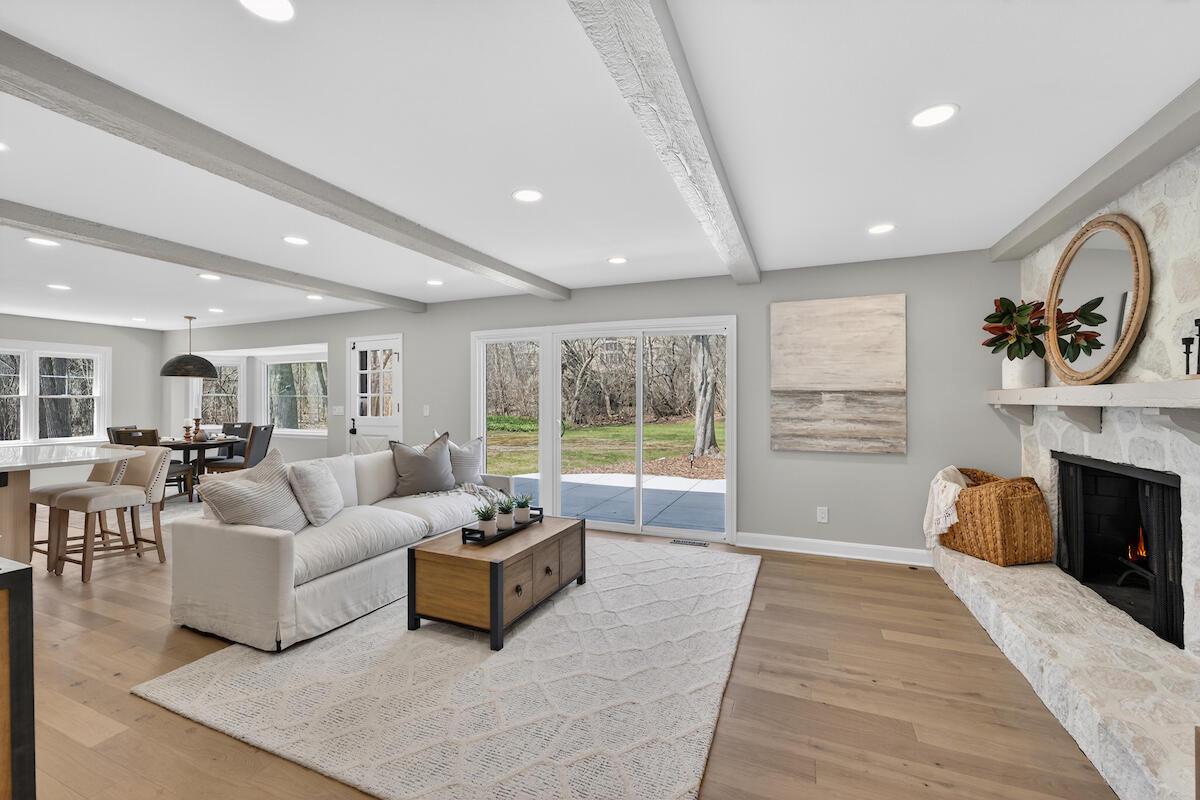 10525 North Fairway LANE