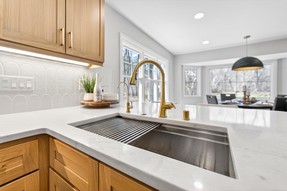 10525 North Fairway LANE