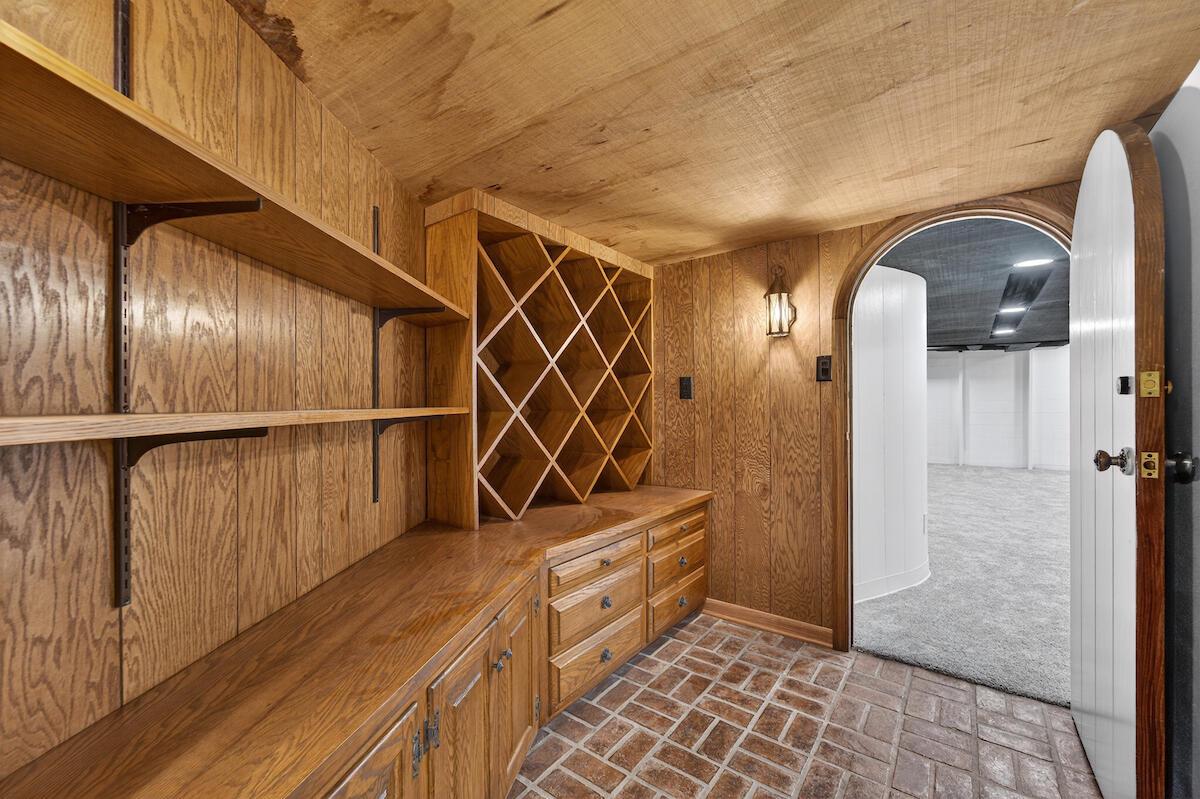 10525 North Fairway LANE