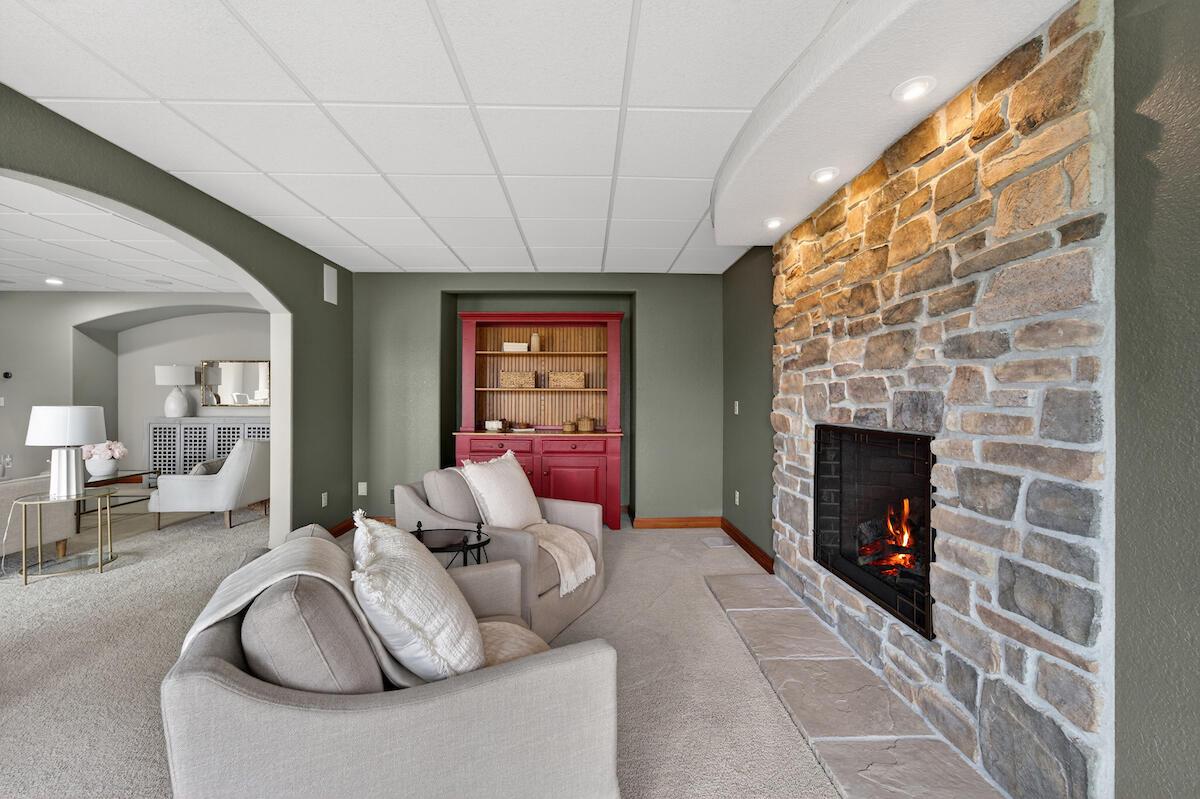 873 Tallgrass DRIVE