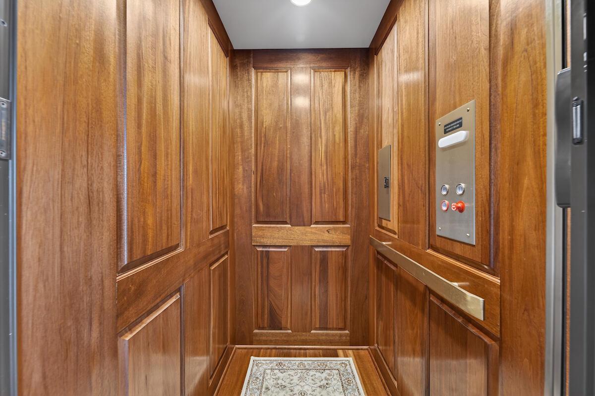 873 Tallgrass DRIVE