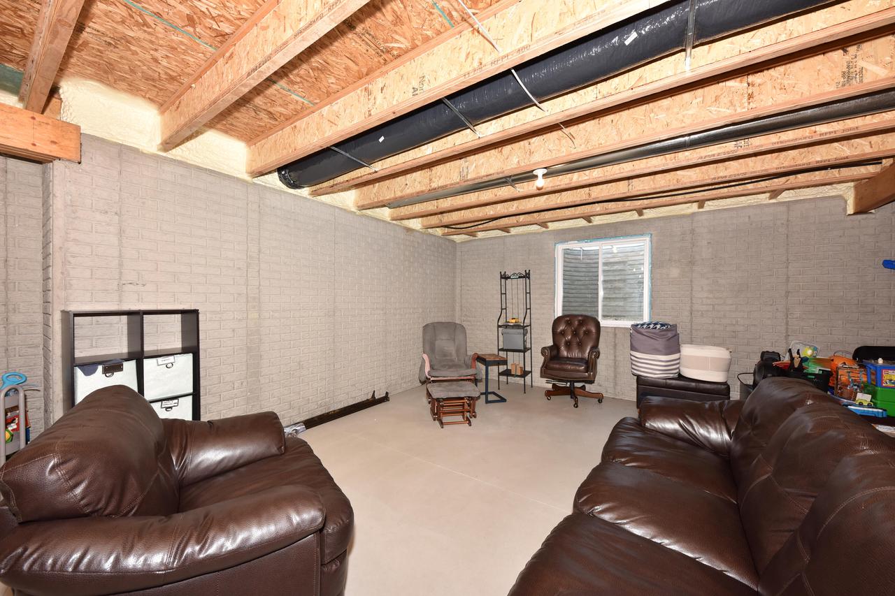 N113W14099 Wrenwood DRIVE