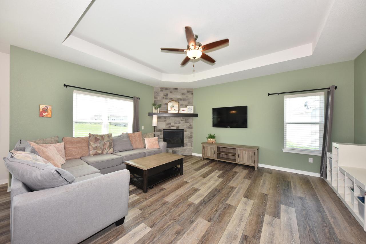 N113W14099 Wrenwood DRIVE