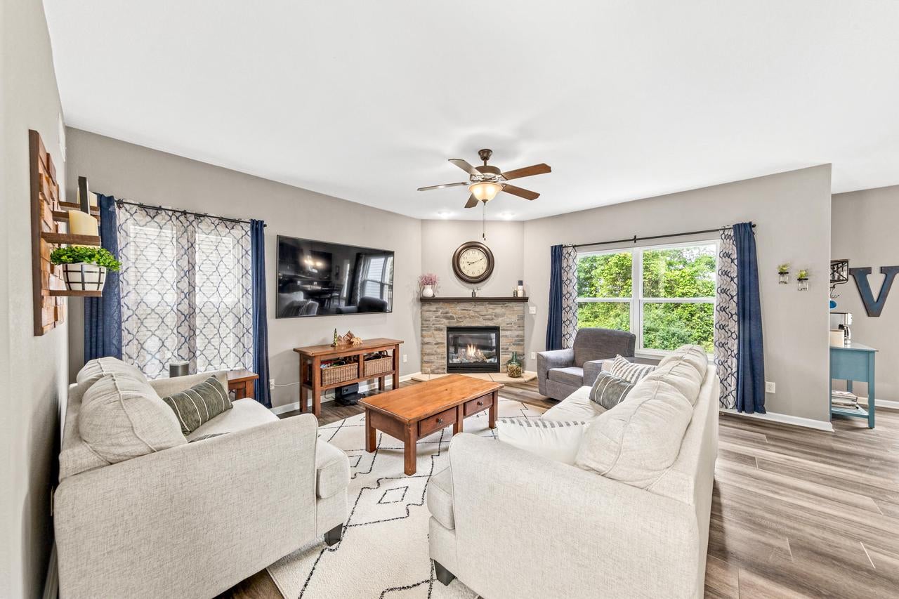 W206N16377 Marshland DRIVE