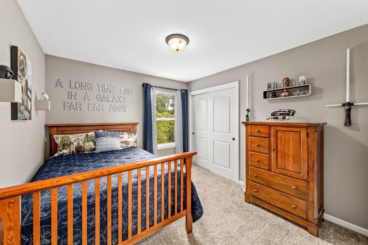 W206N16377 Marshland DRIVE