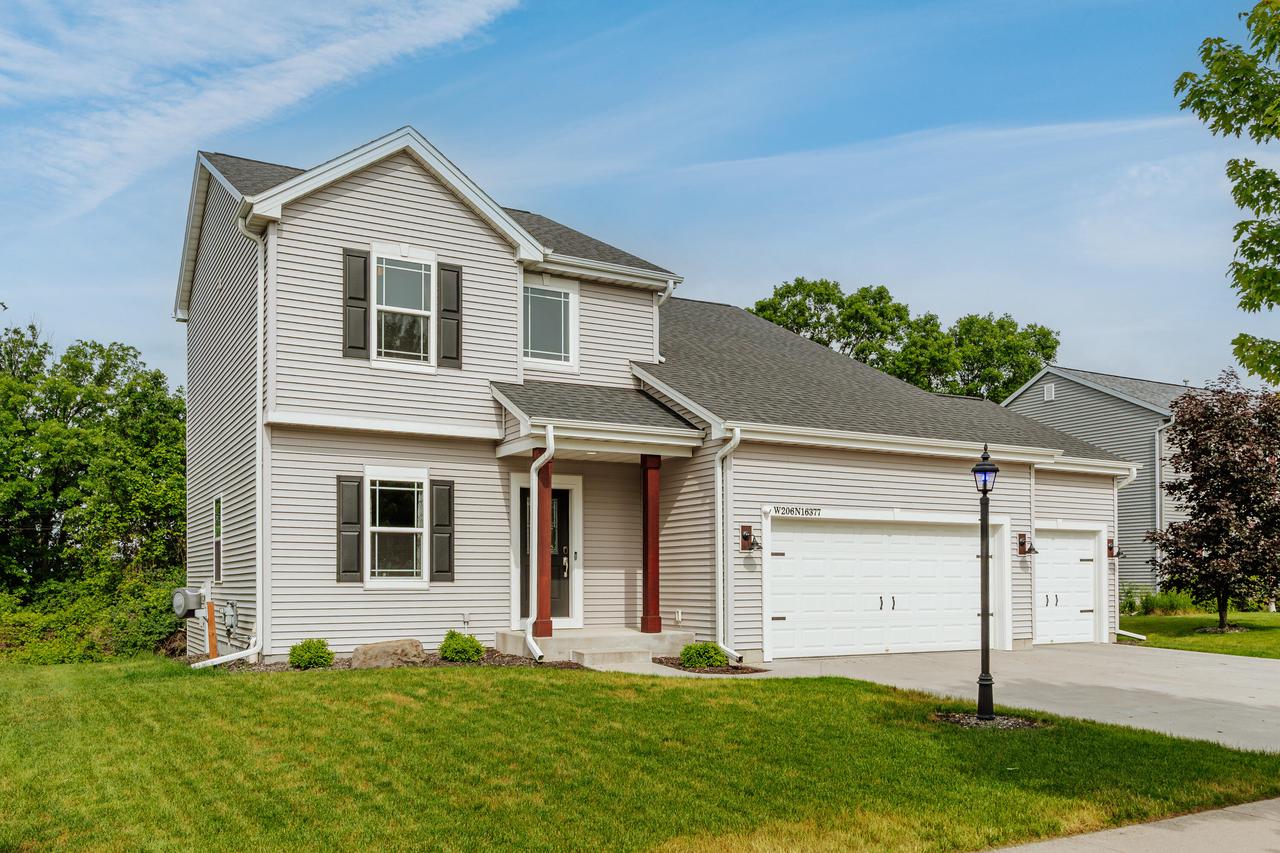 W206N16377 Marshland DRIVE