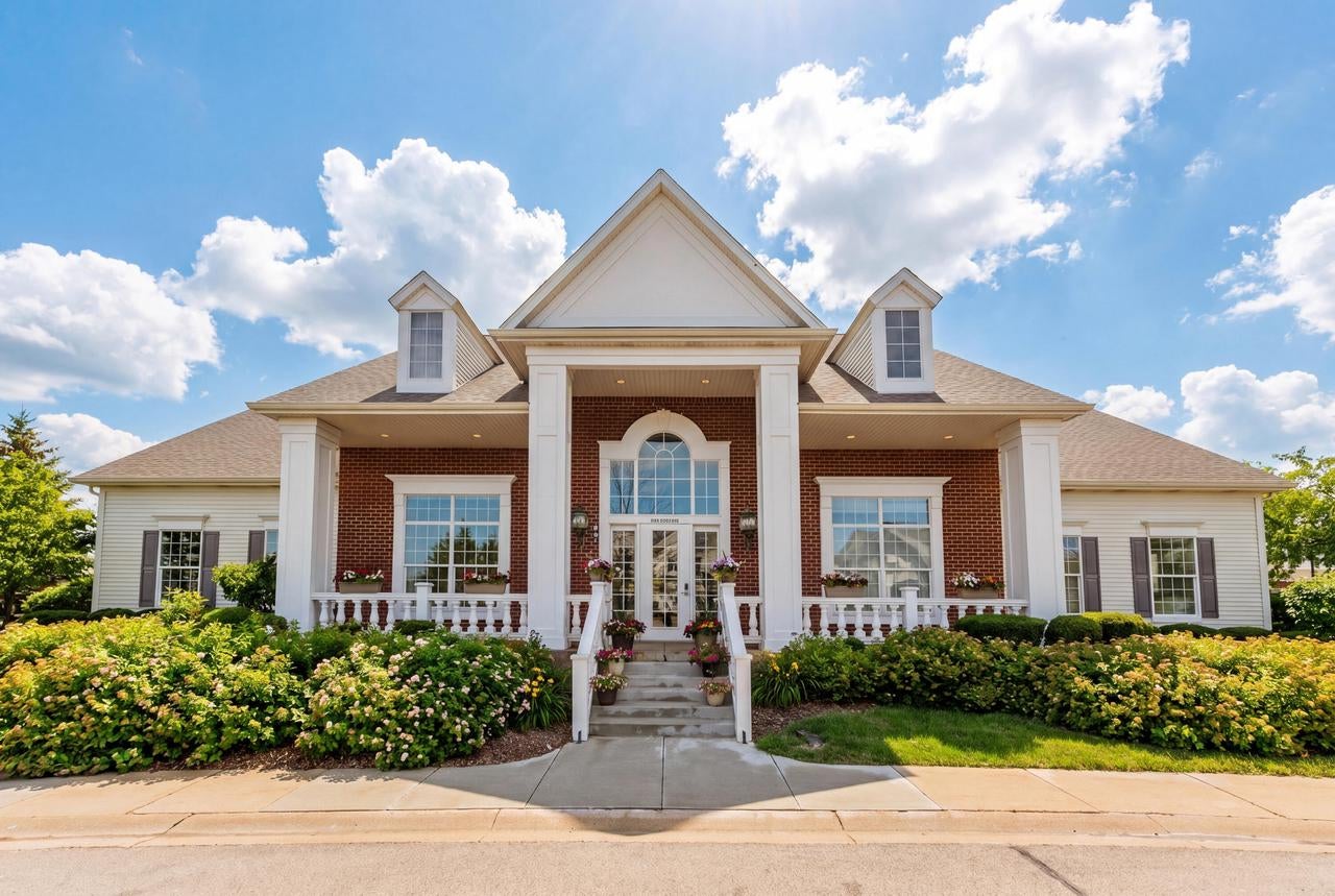 W206N16377 Marshland DRIVE