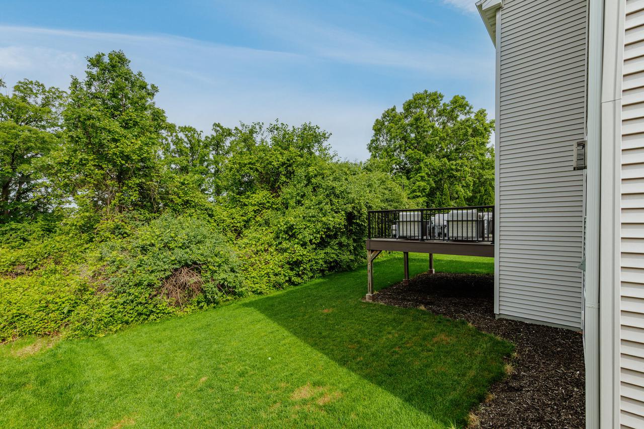 W206N16377 Marshland DRIVE