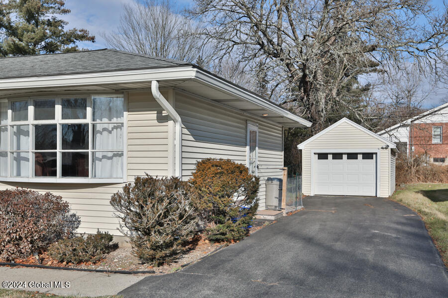 27 Farley Drive