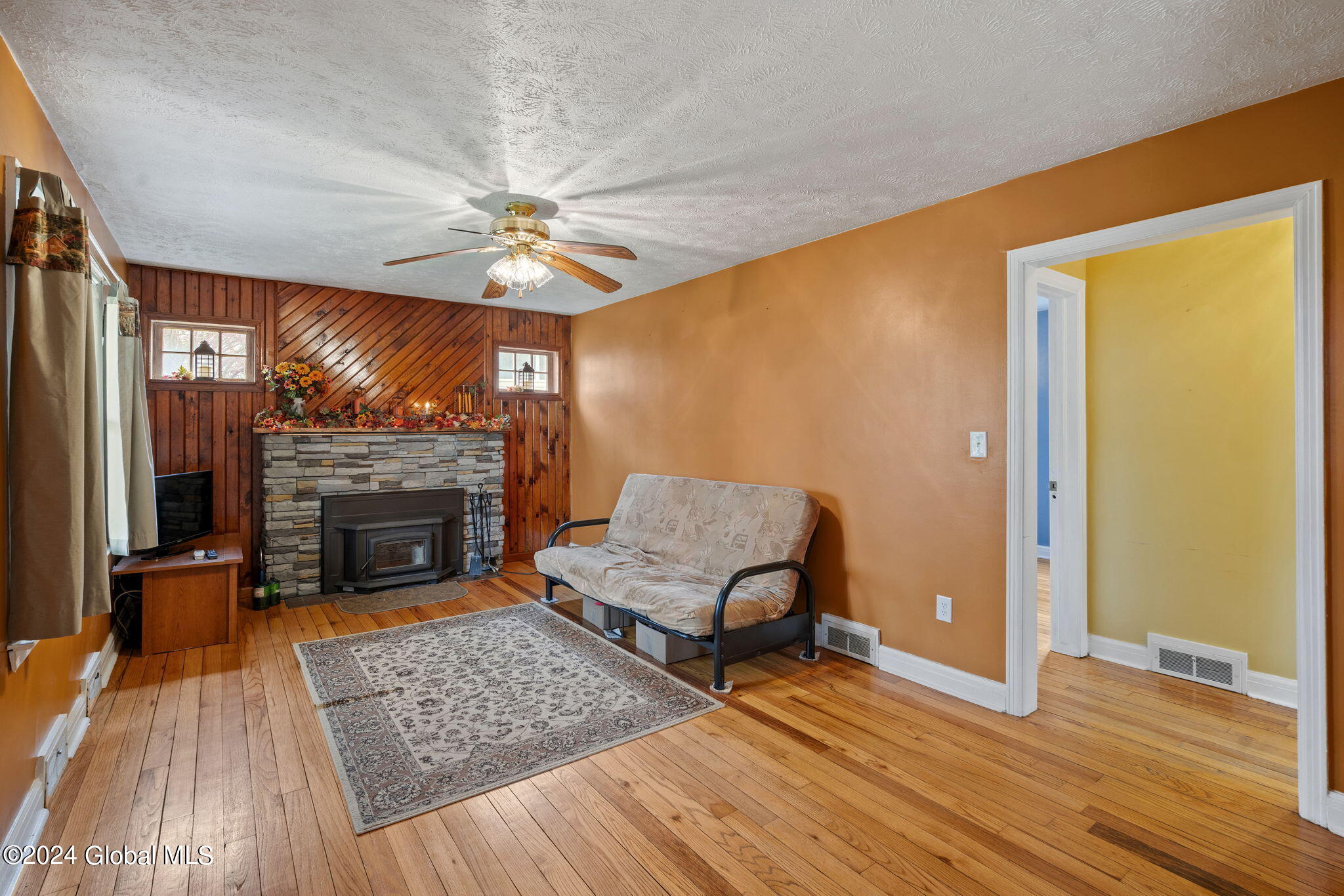 24 Valleyview Avenue