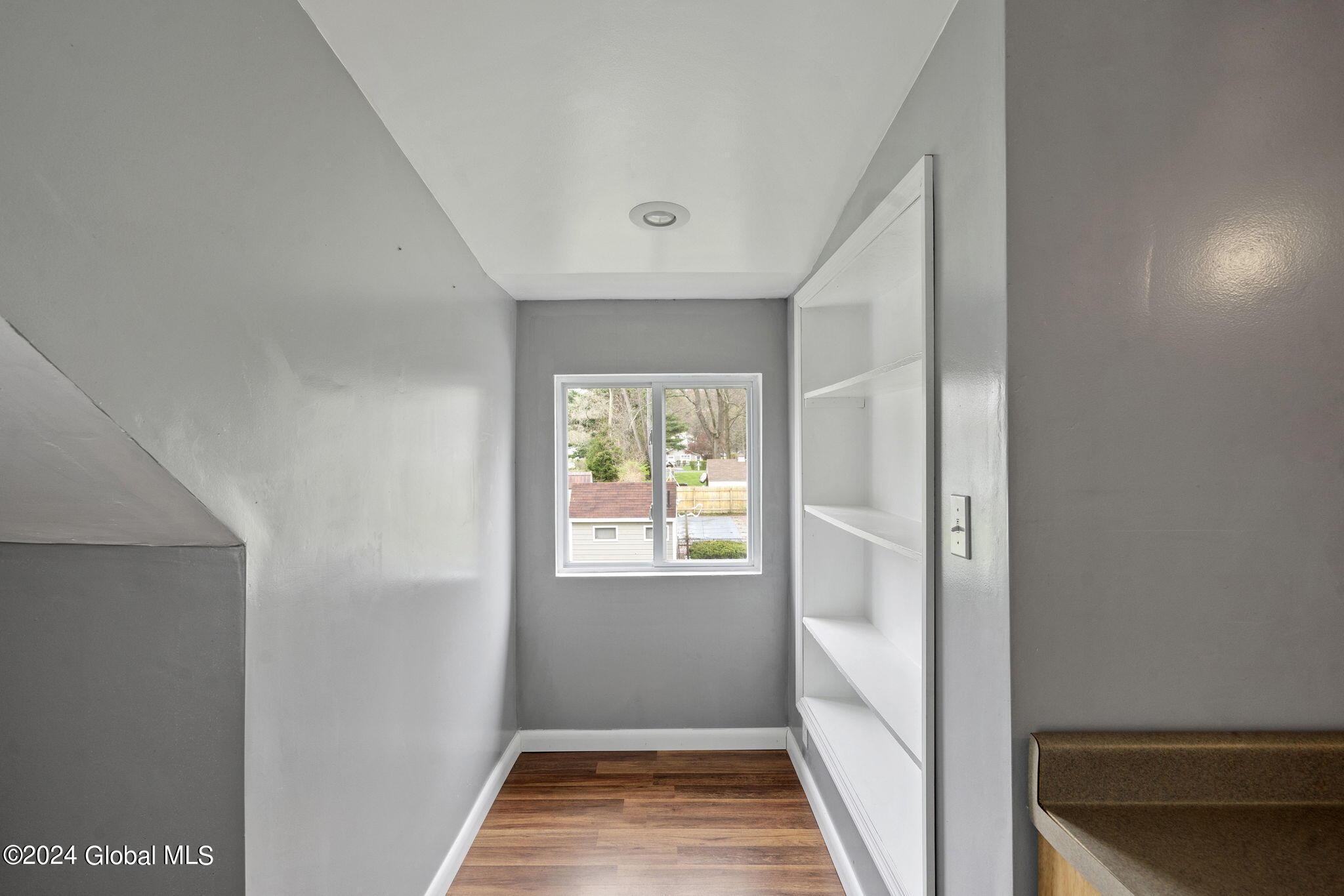 24 Valleyview Avenue