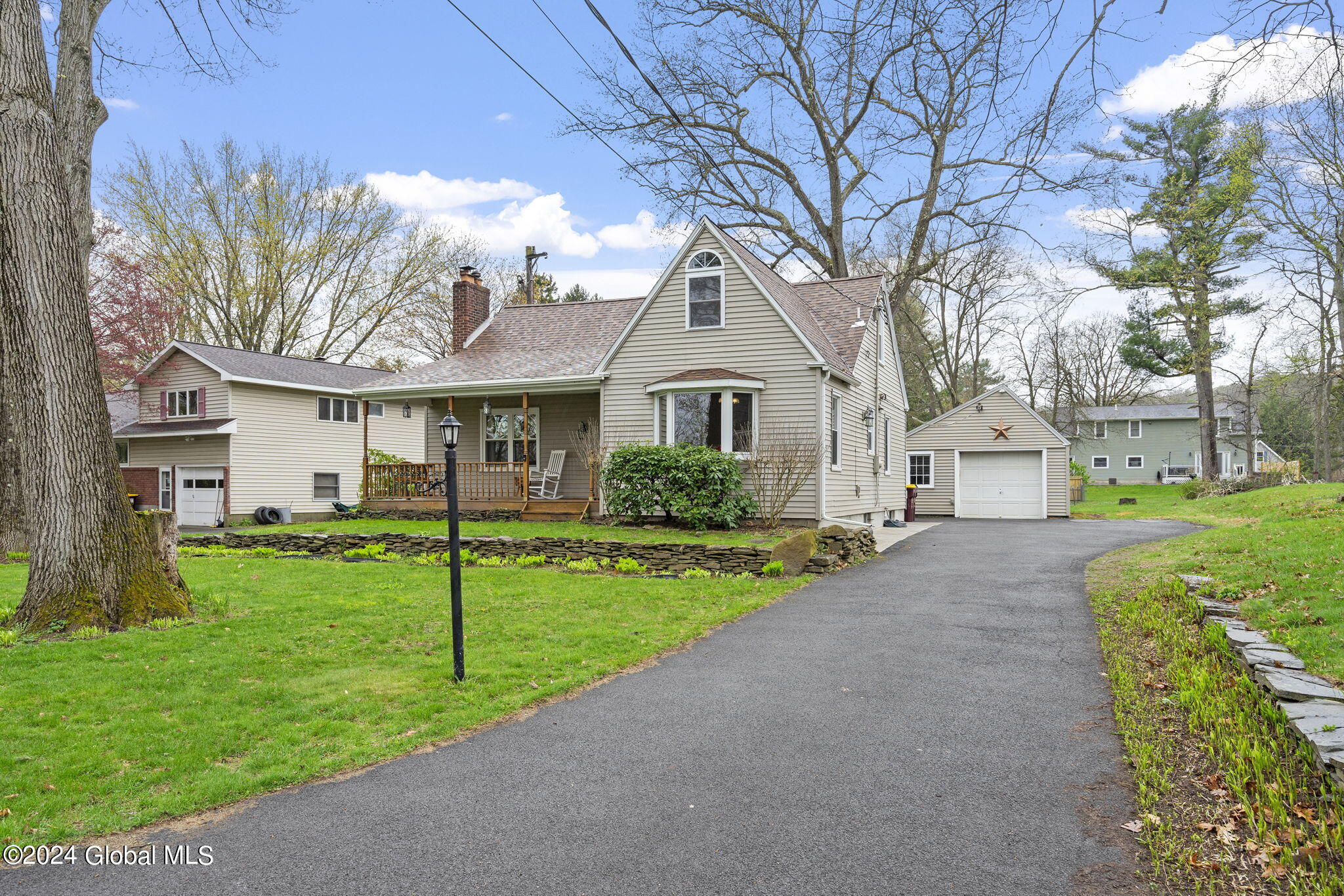 24 Valleyview Avenue