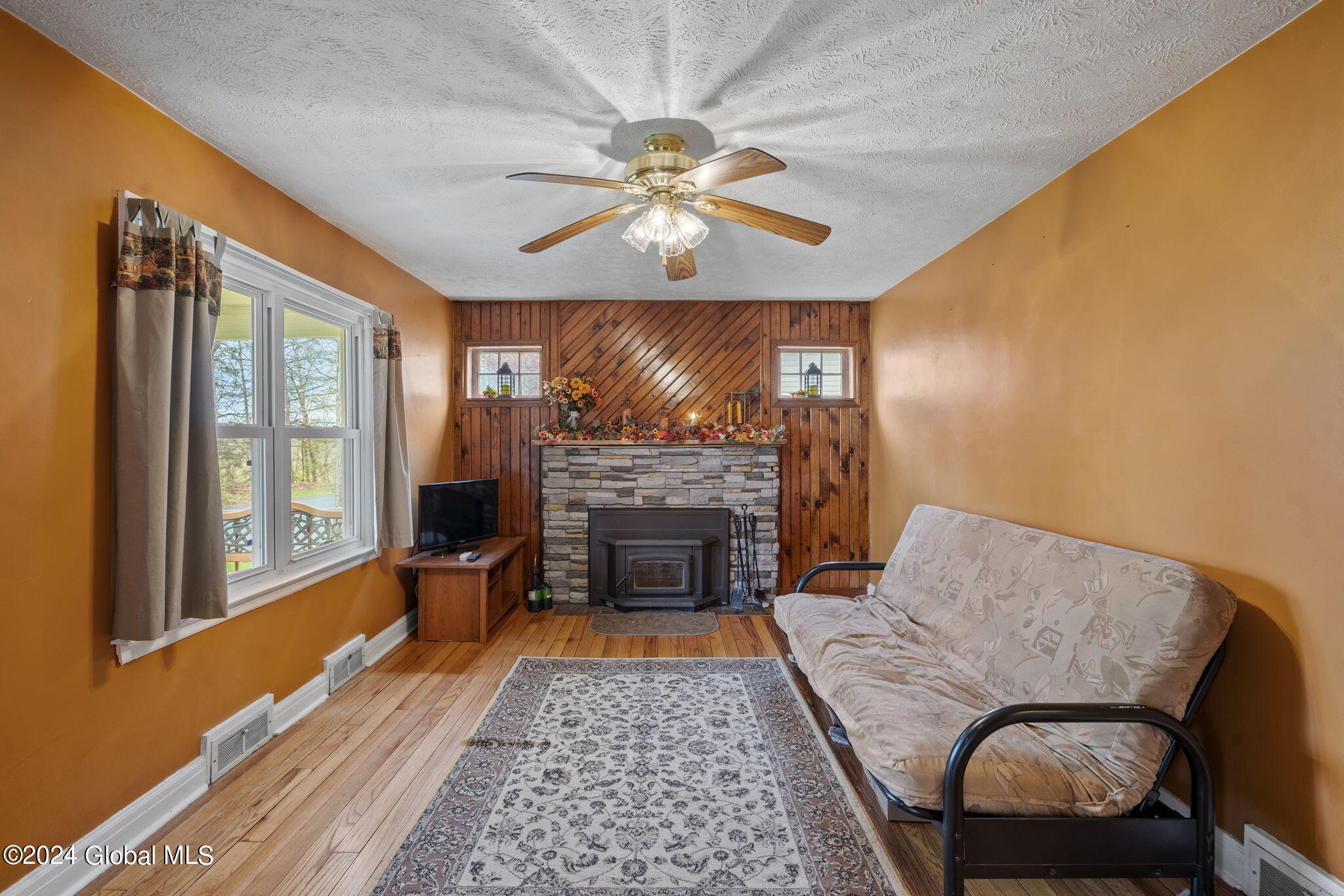24 Valleyview Avenue