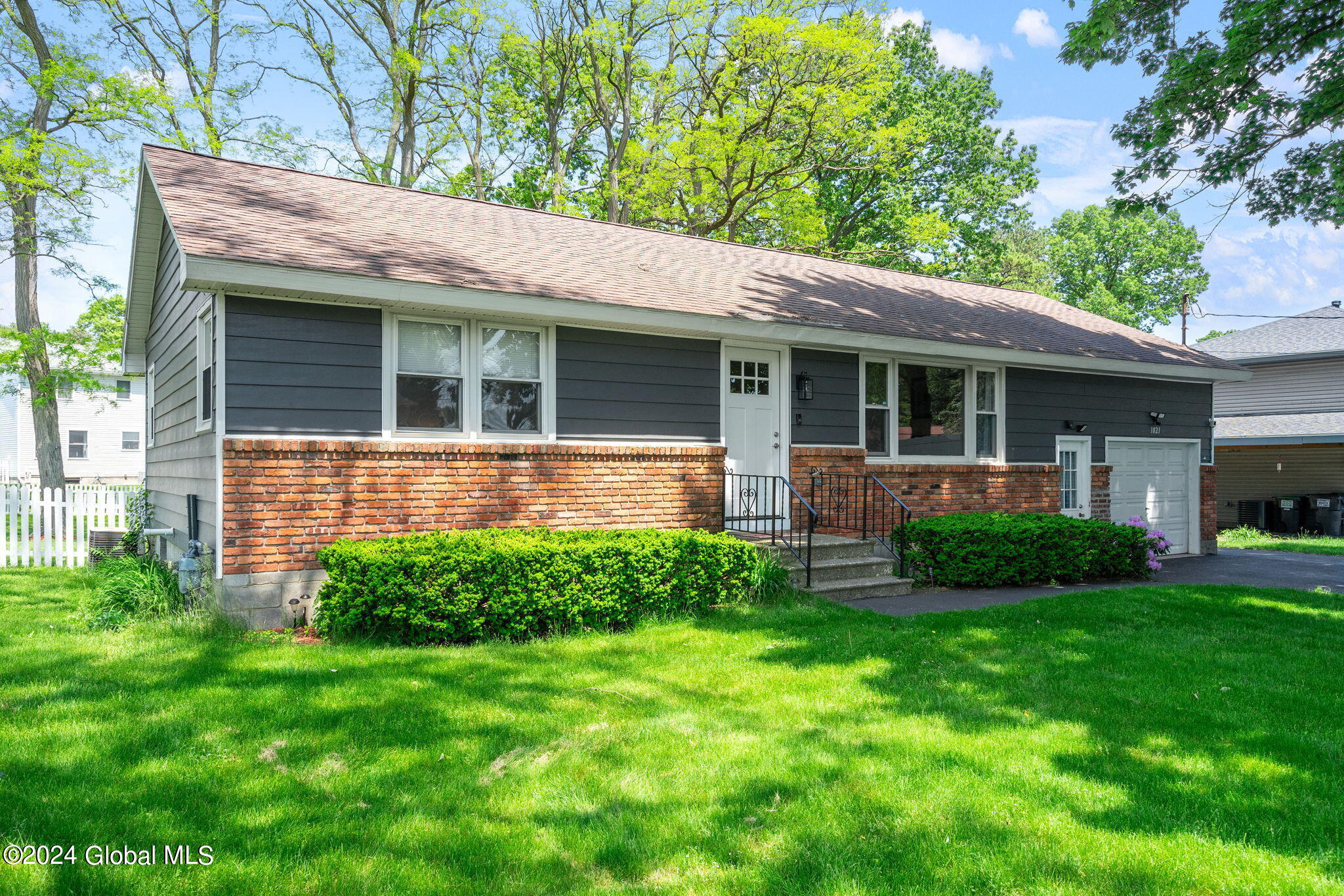 1021 Mary Lane