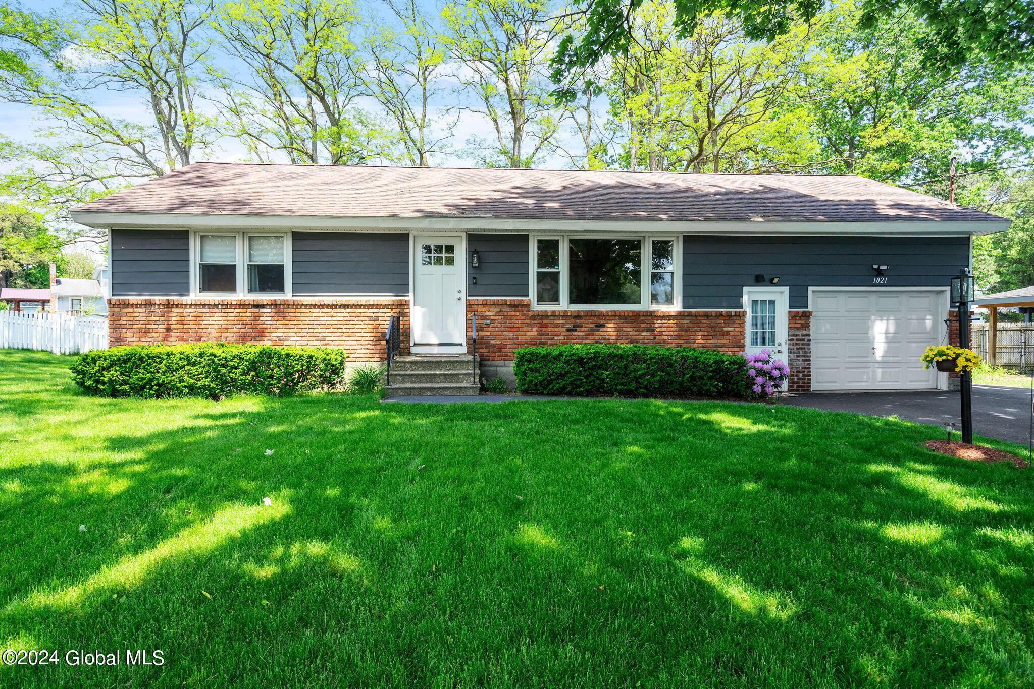 1021 Mary Lane