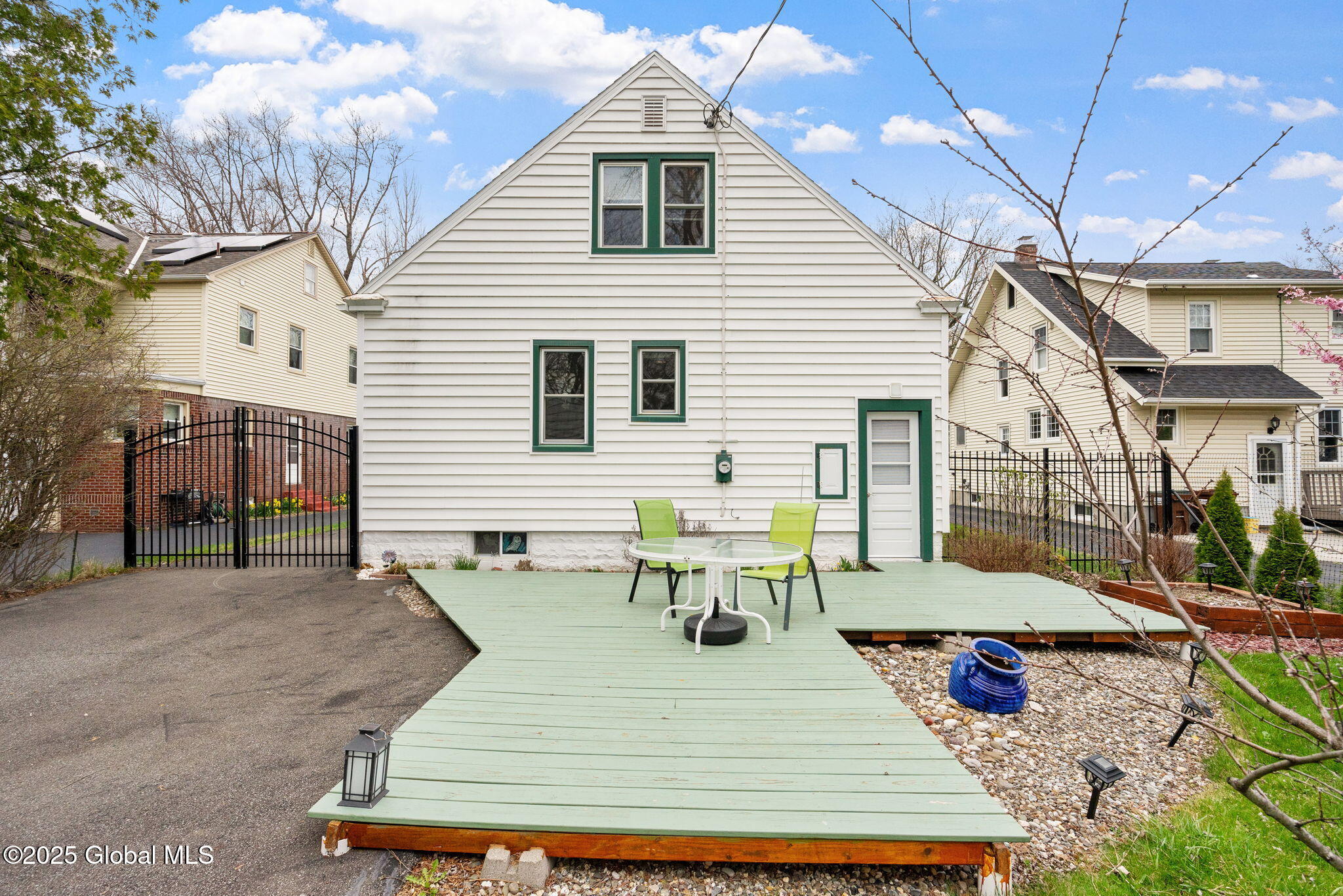 23 Euclid Avenue