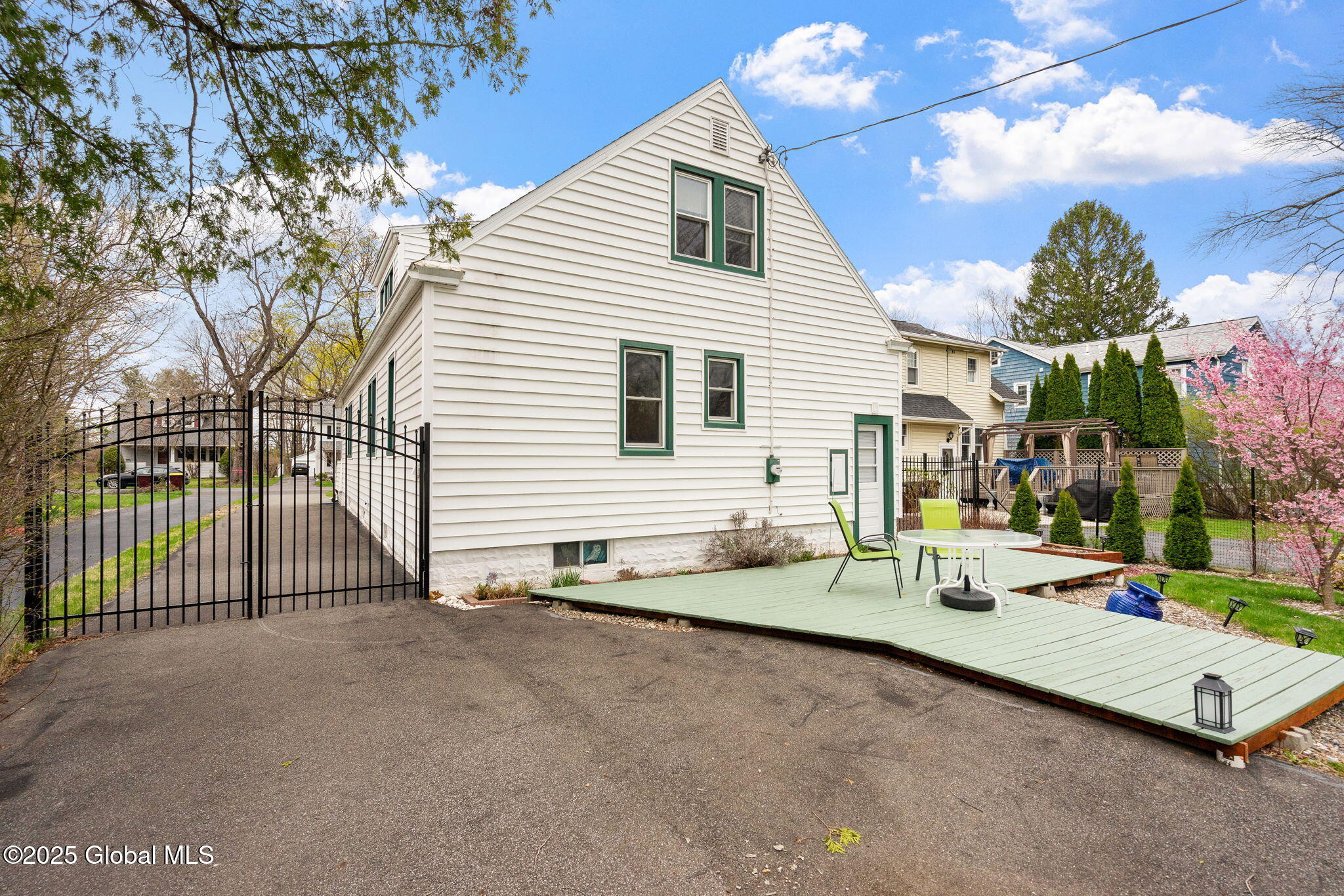 23 Euclid Avenue