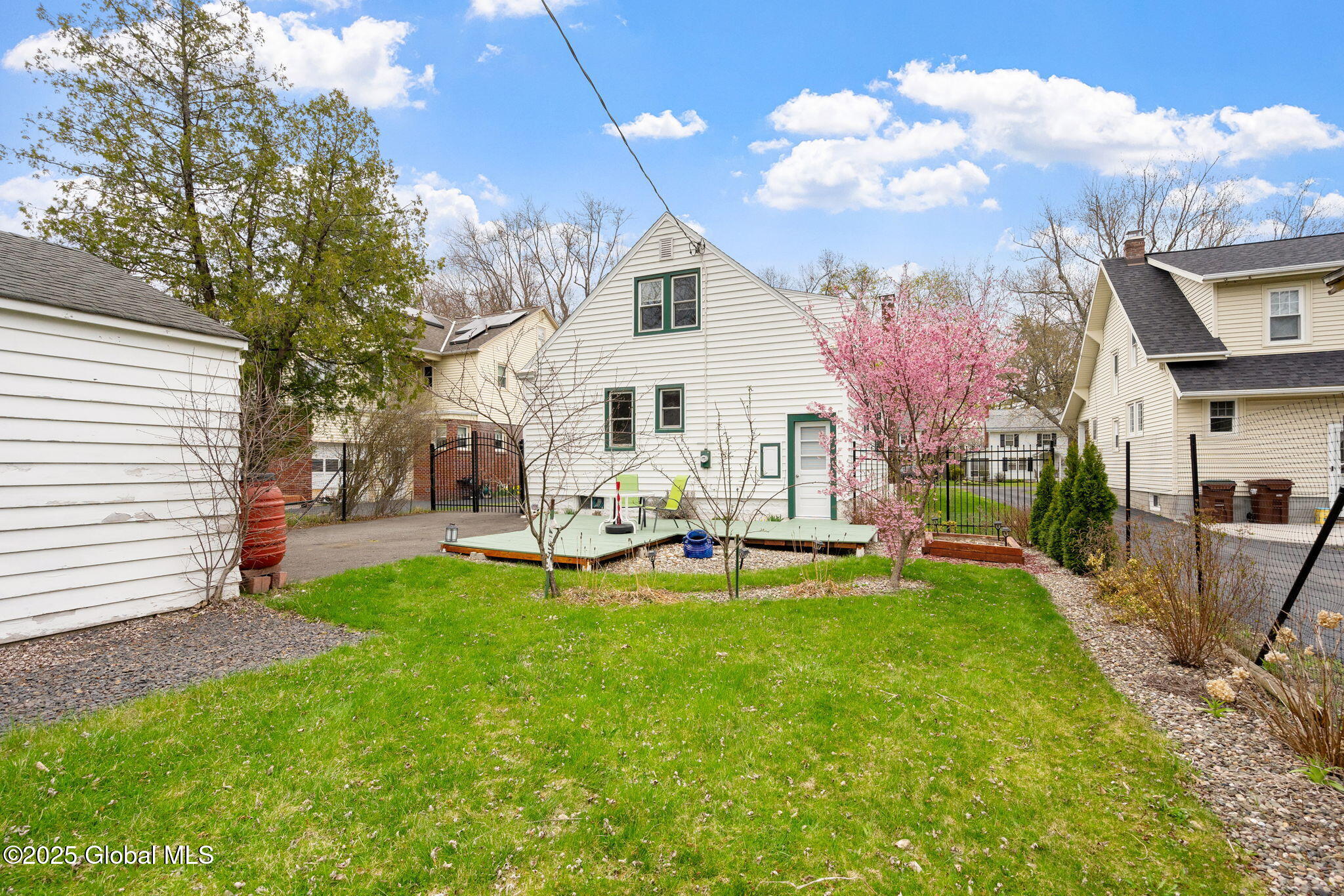 23 Euclid Avenue
