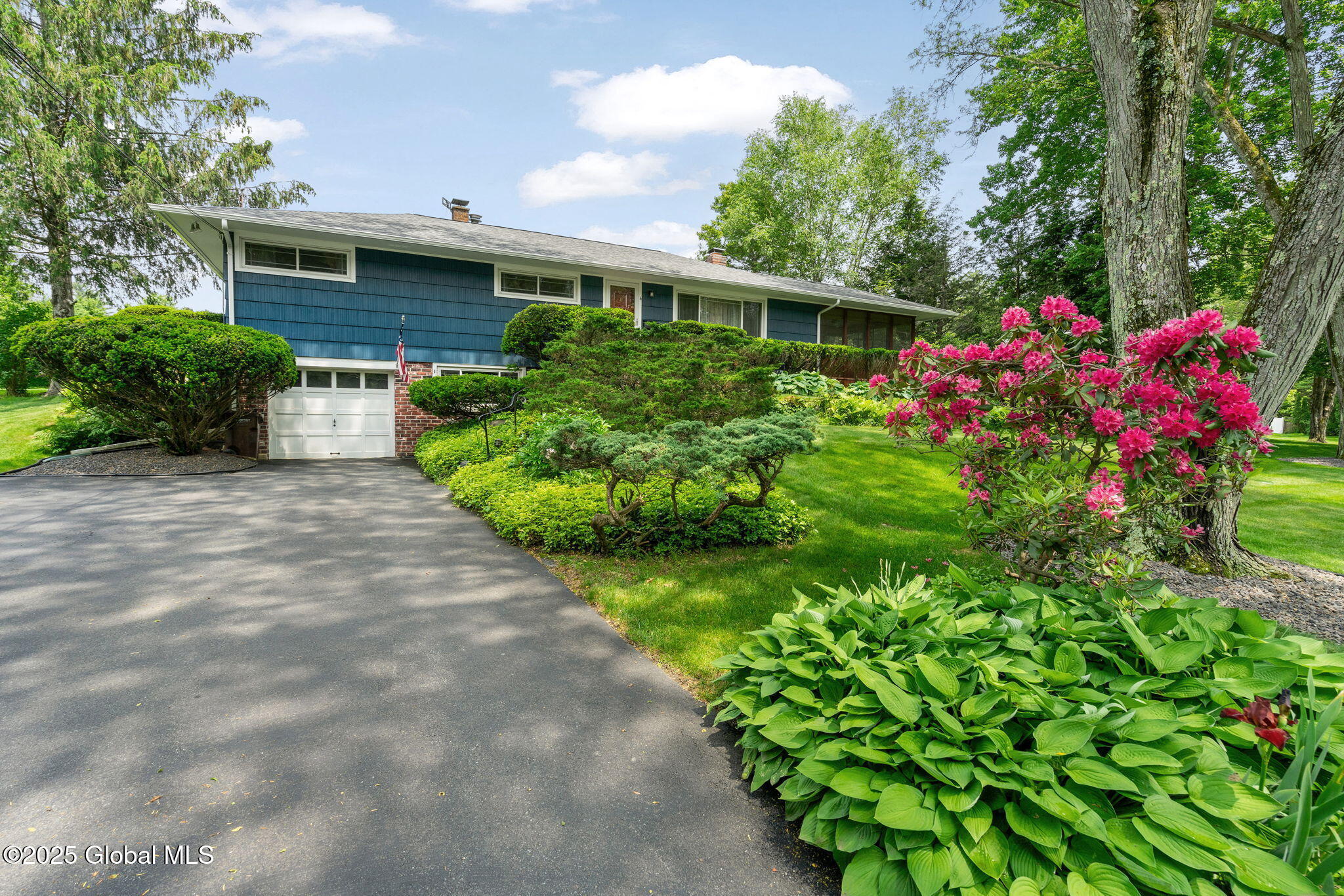 4 Greenwood Lane