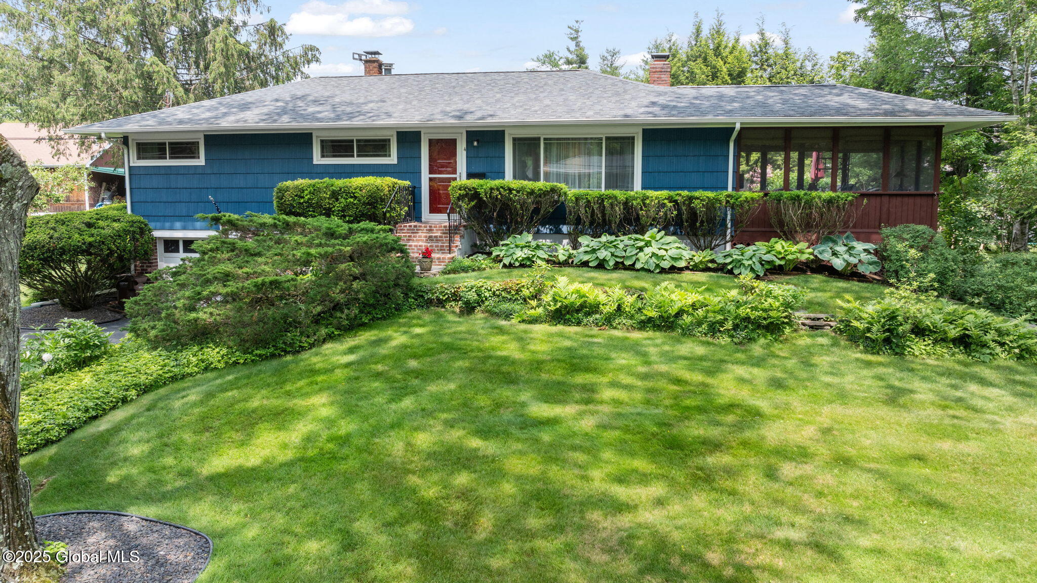 4 Greenwood Lane
