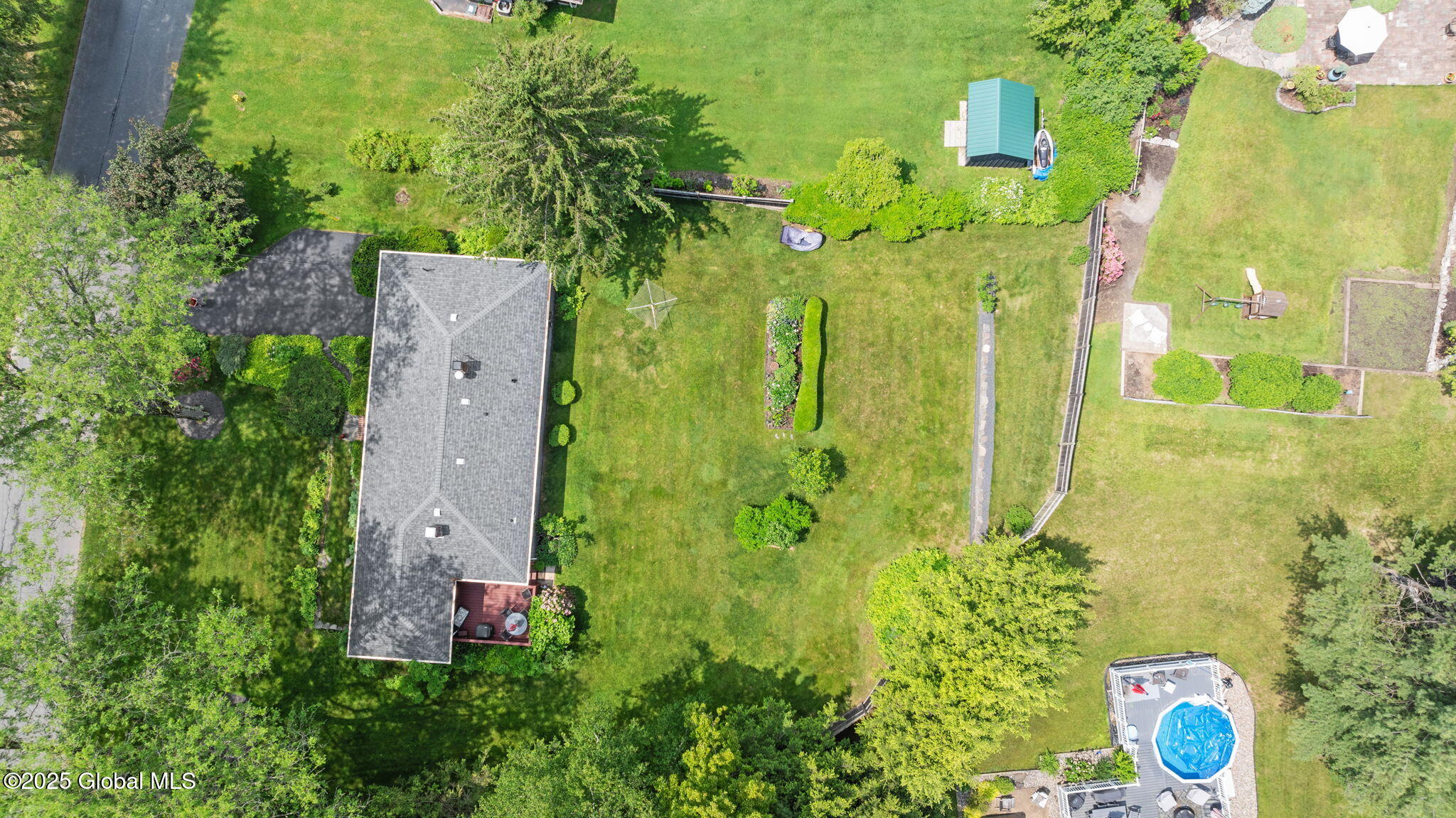 4 Greenwood Lane