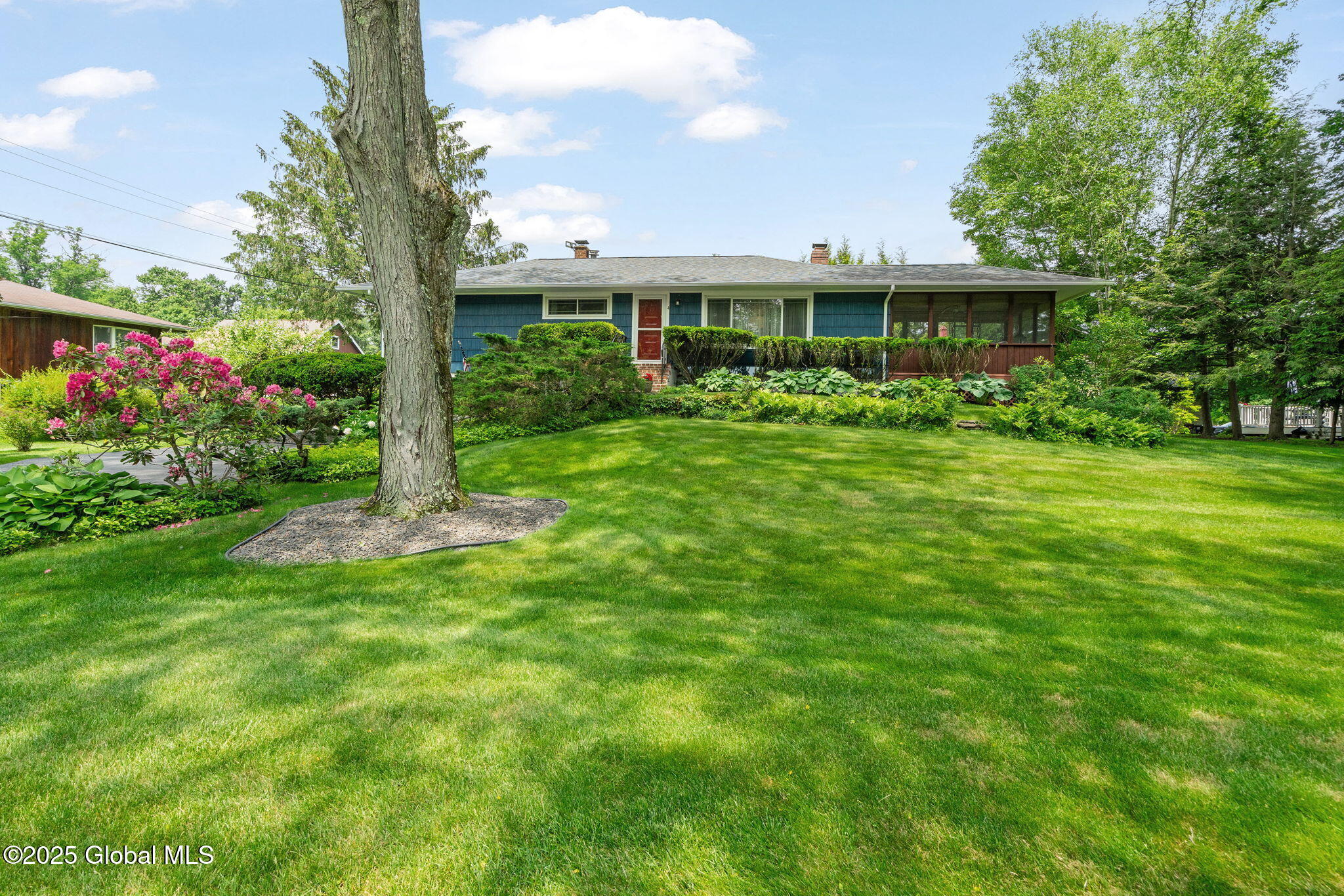 4 Greenwood Lane