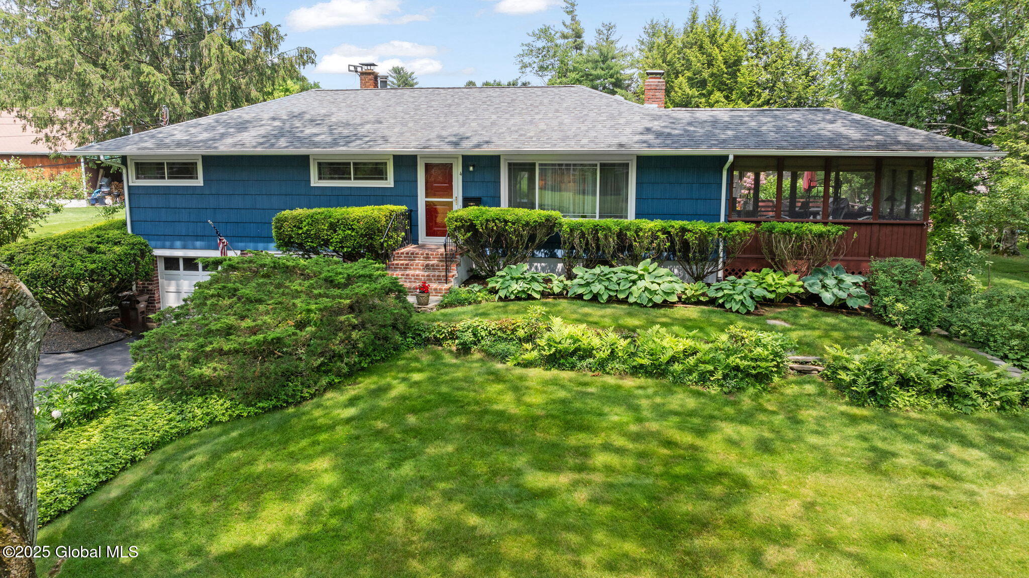 4 Greenwood Lane