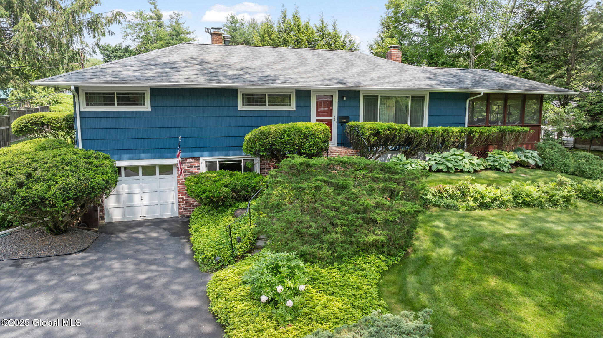 4 Greenwood Lane