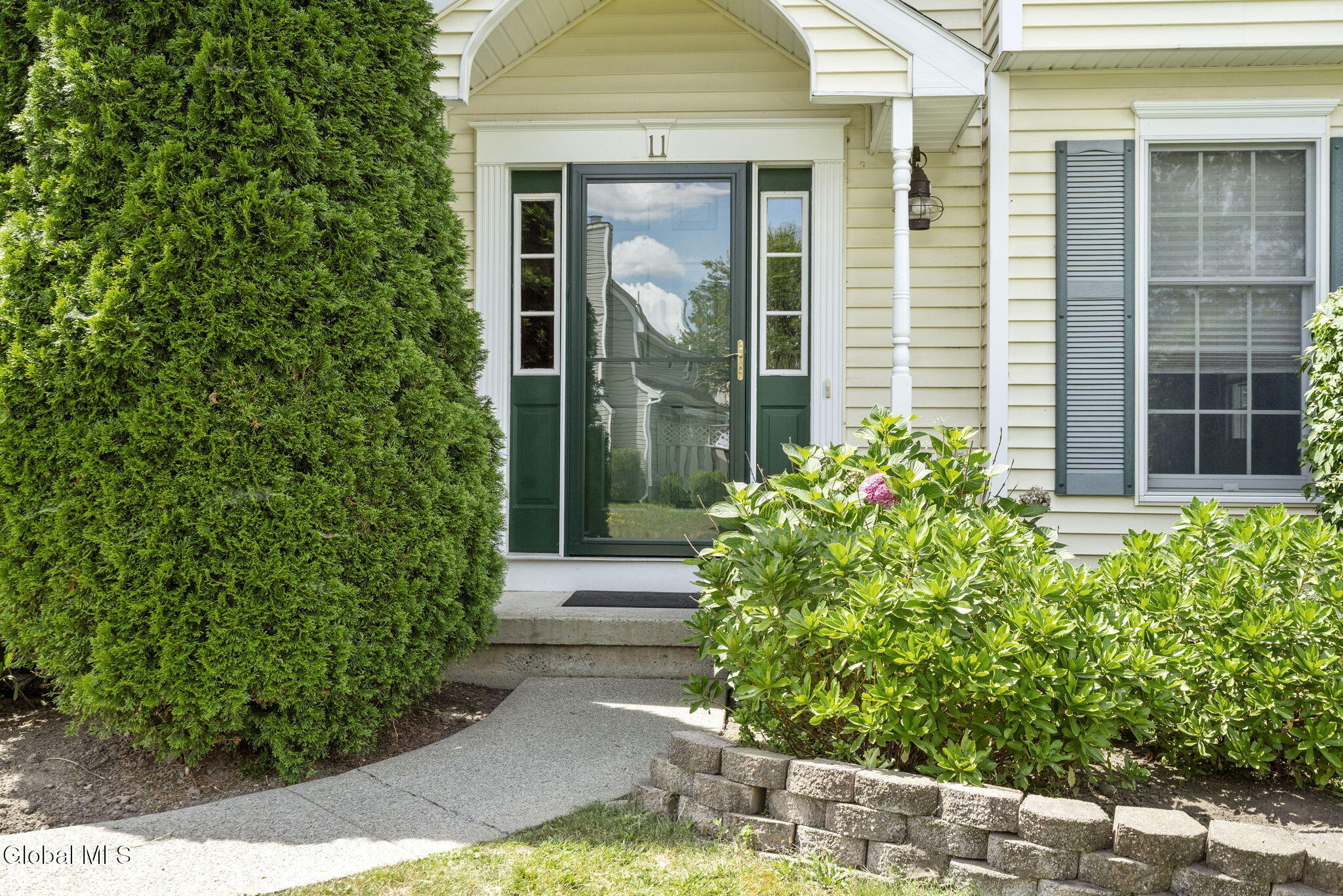 11 Schuyler Road