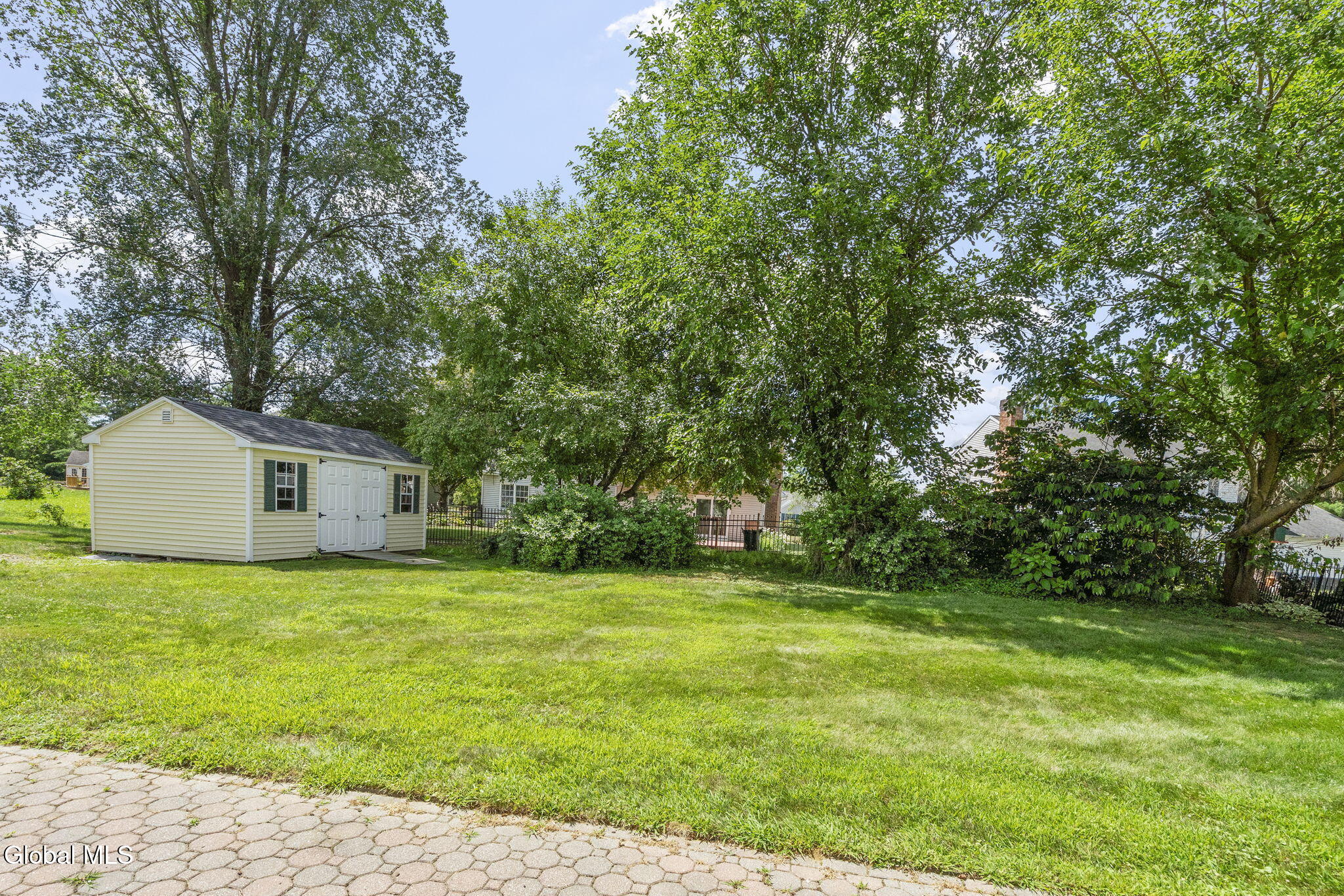 11 Schuyler Road