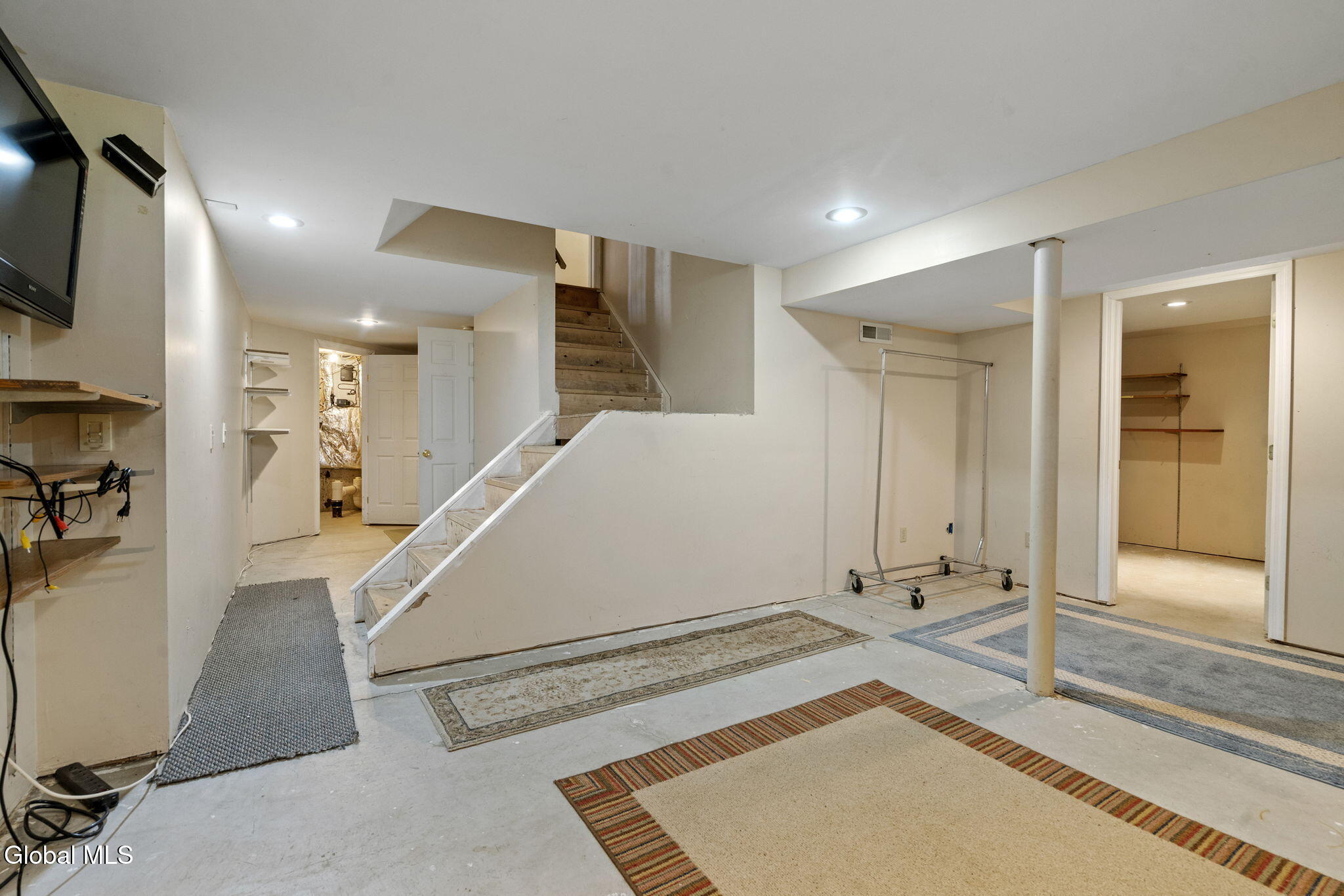 11 Schuyler Road