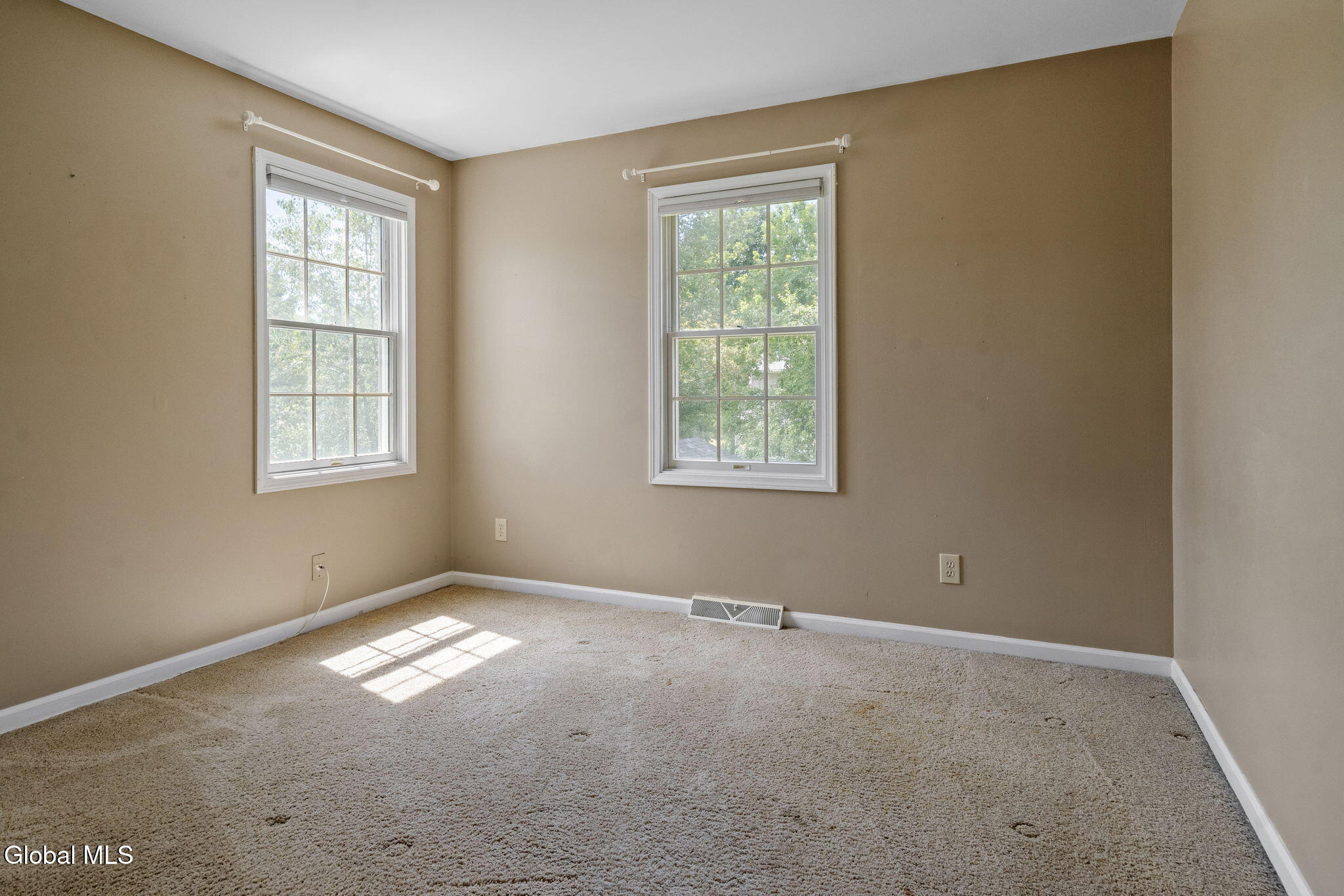 11 Schuyler Road