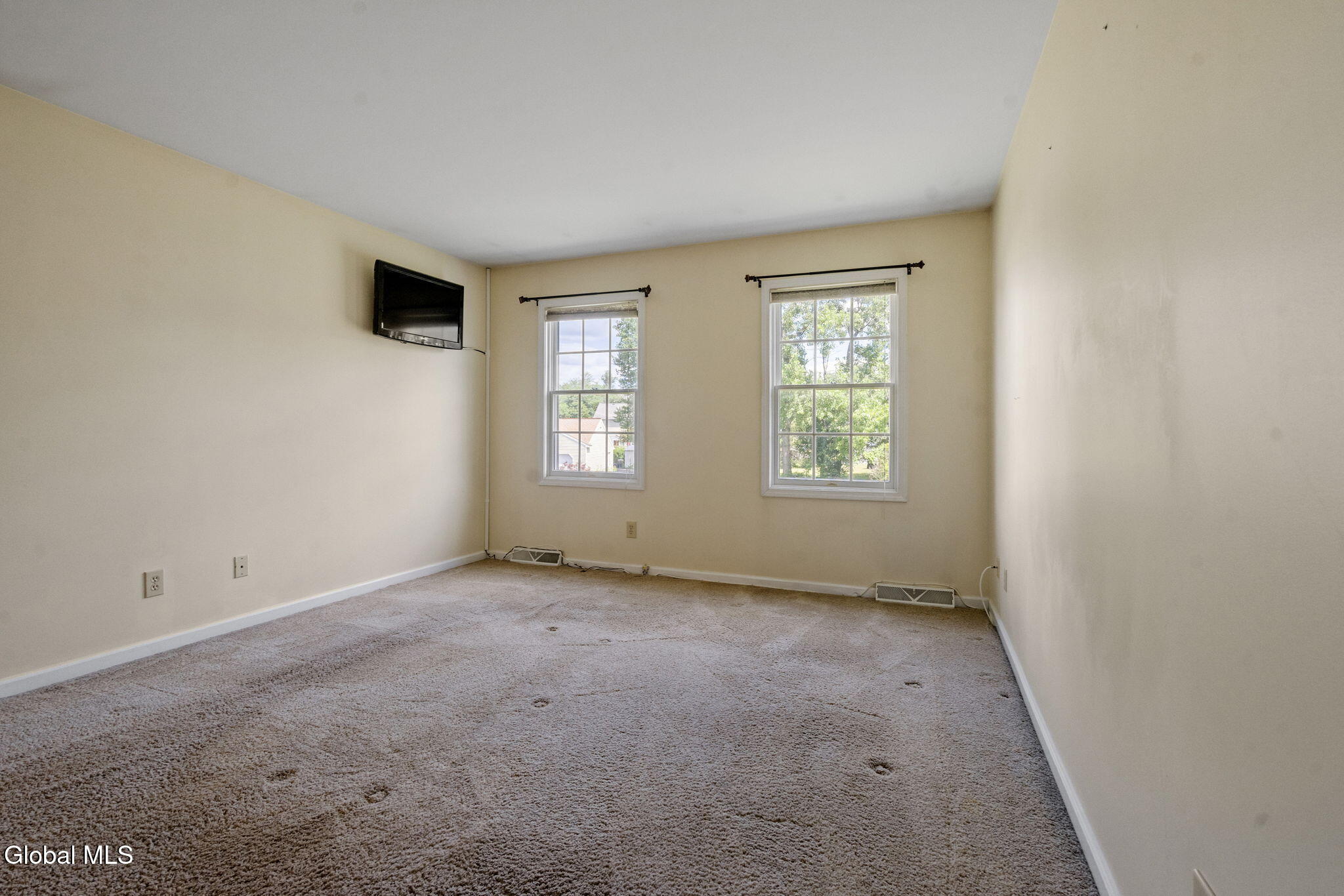 11 Schuyler Road