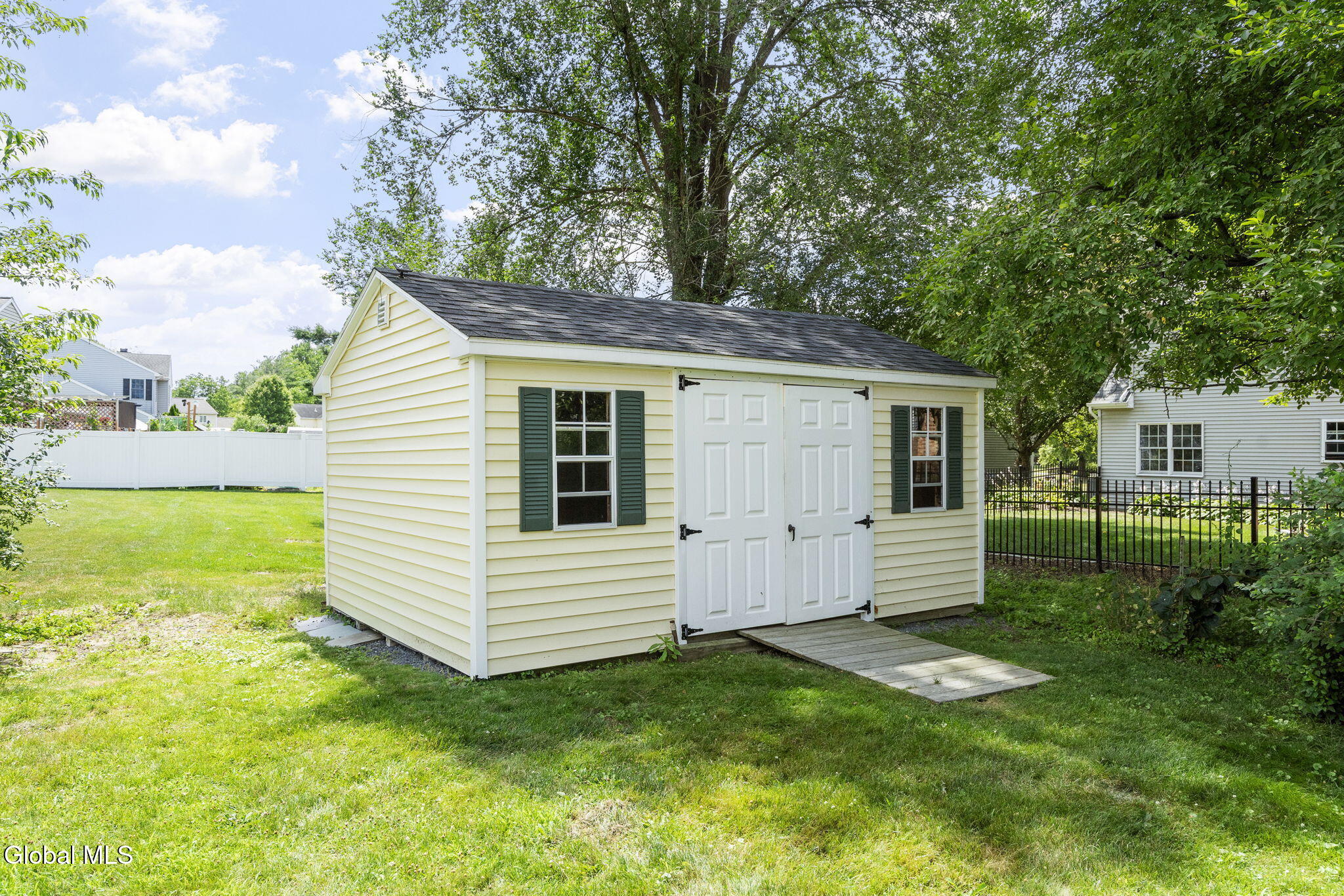 11 Schuyler Road