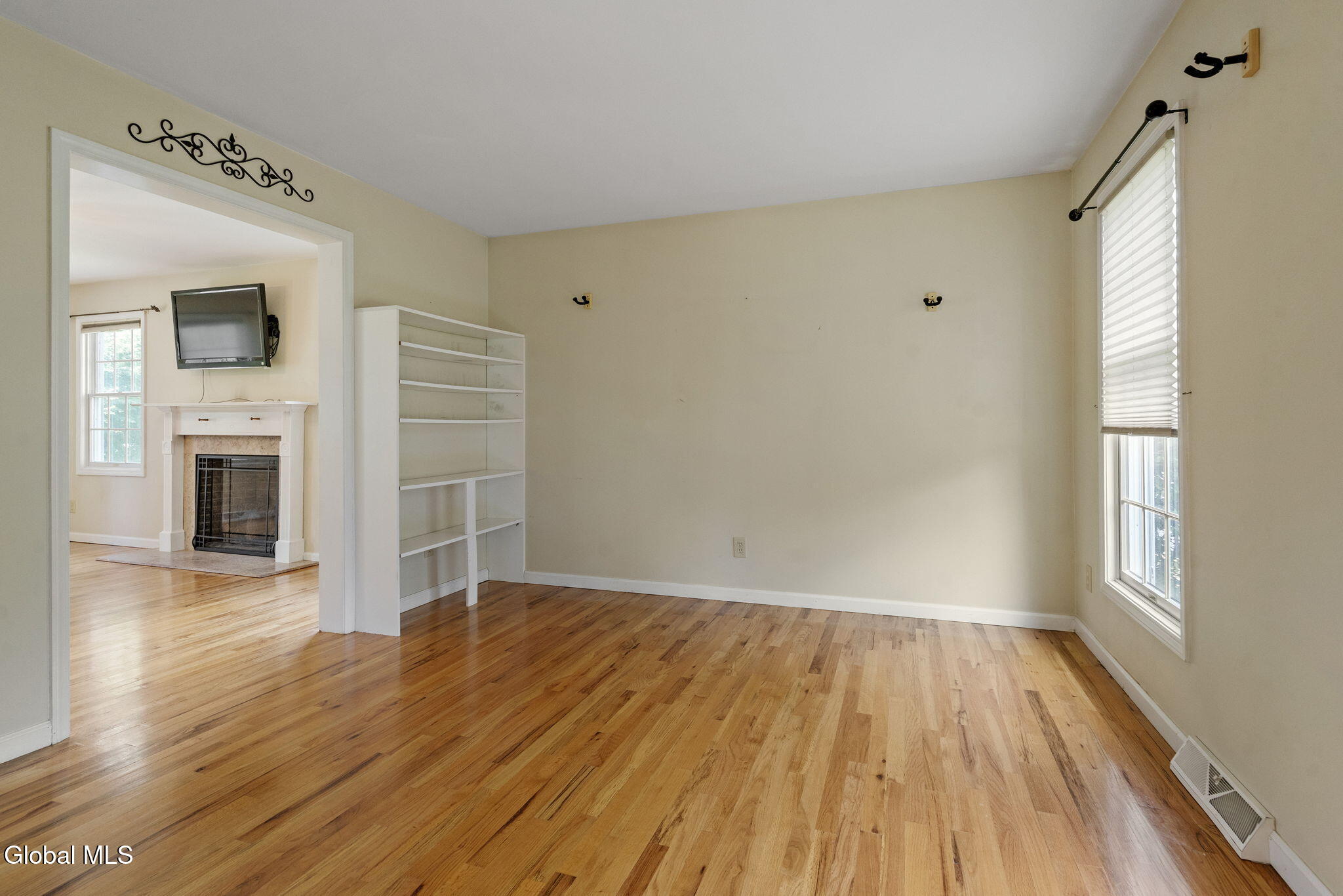 11 Schuyler Road